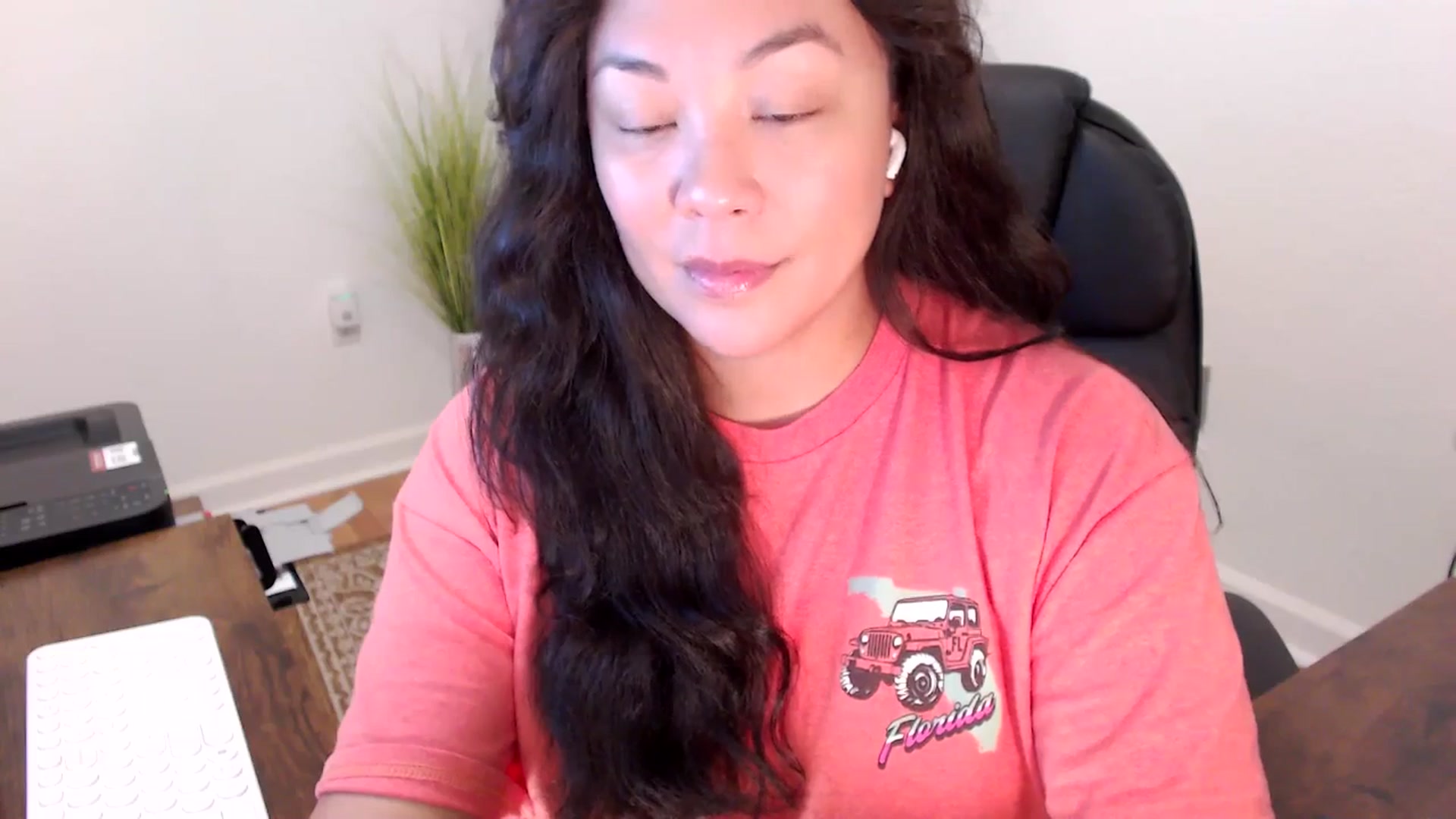 Gallery image thumbnail from MickaylaStar's myfreecams stream on, 11/25/2025, 17:38 image 16 of 20