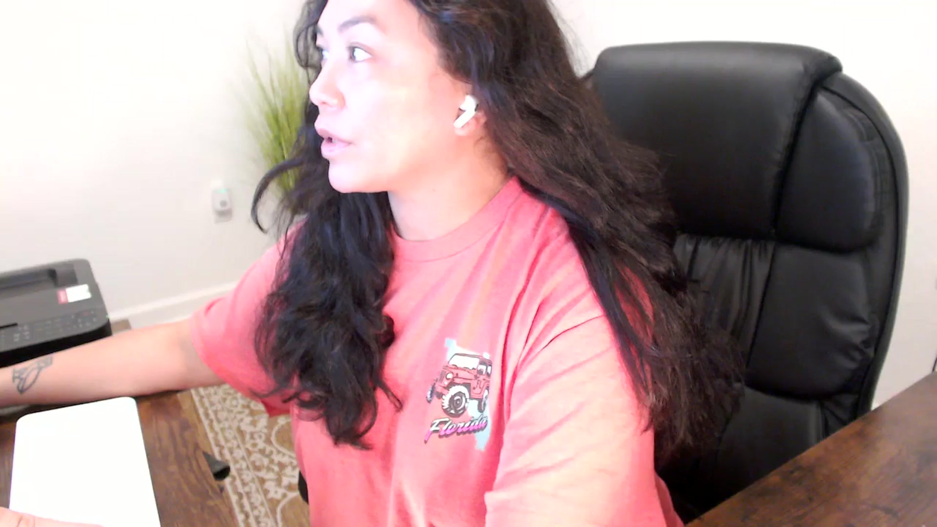 Gallery image thumbnail from MickaylaStar's myfreecams stream on, 11/25/2025, 18:25 image 6 of 20