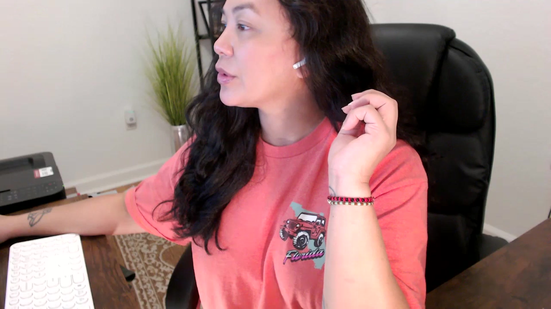 Gallery image thumbnail from MickaylaStar's myfreecams stream on, 11/25/2025, 18:25 image 10 of 20