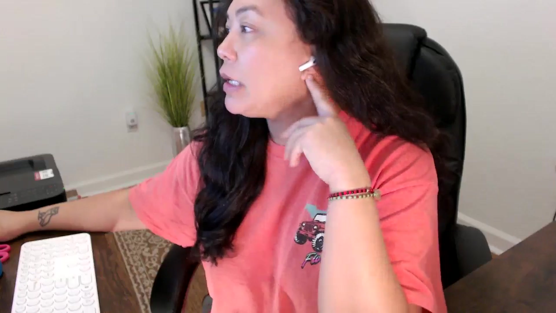 Gallery image thumbnail from MickaylaStar's myfreecams stream on, 11/25/2025, 19:35 image 3 of 20