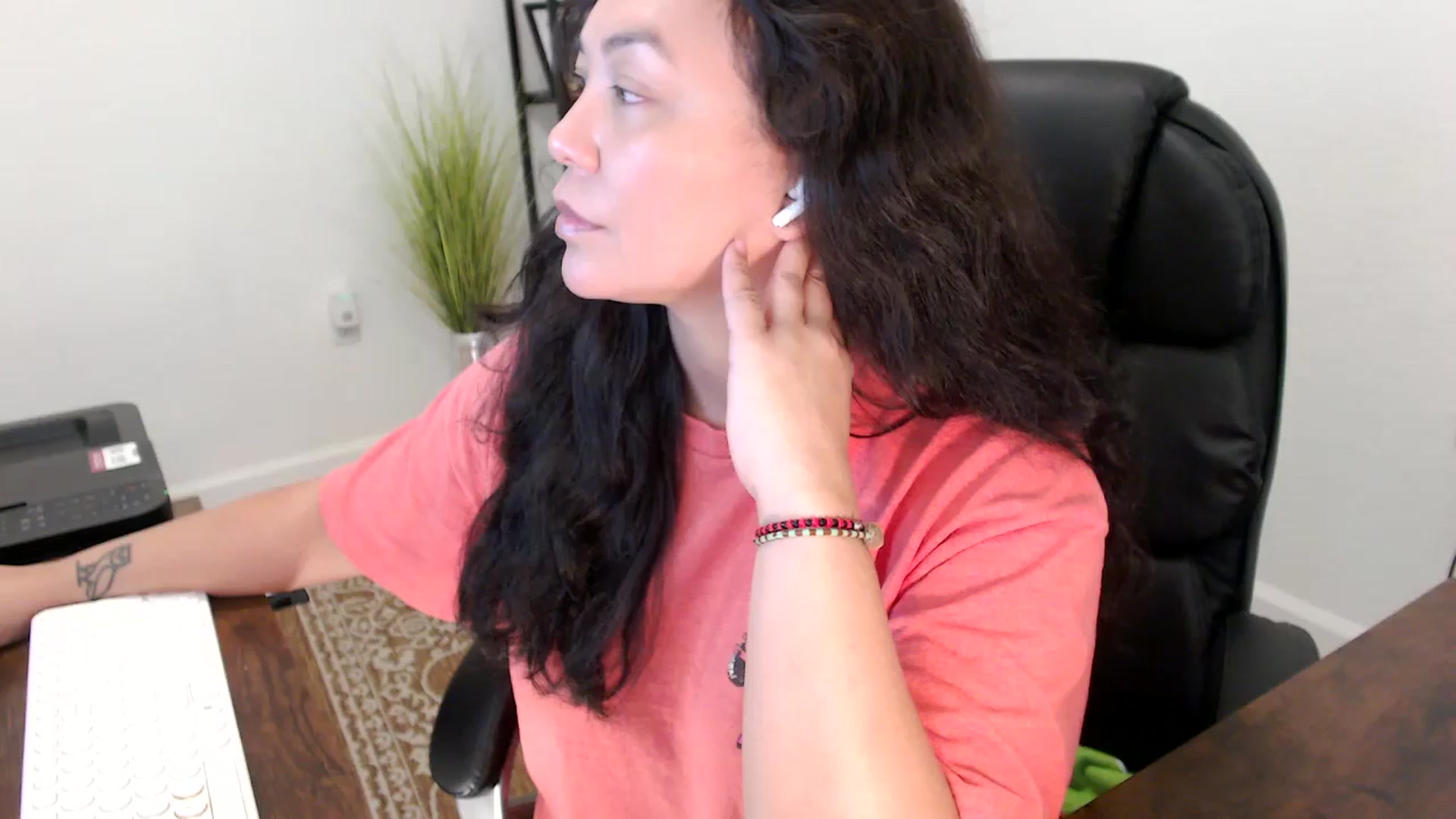 Gallery image thumbnail from MickaylaStar's myfreecams stream on, 11/25/2025, 19:35 image 15 of 20