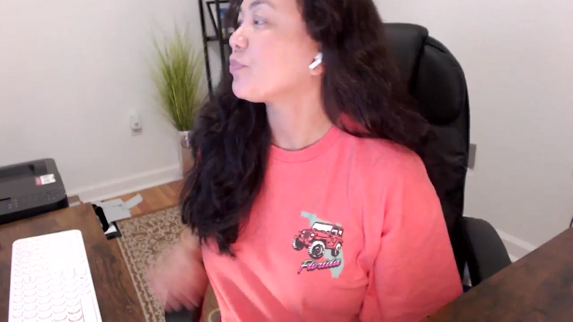 Gallery image thumbnail from MickaylaStar's myfreecams stream on, 11/25/2025, 19:35 image 11 of 20