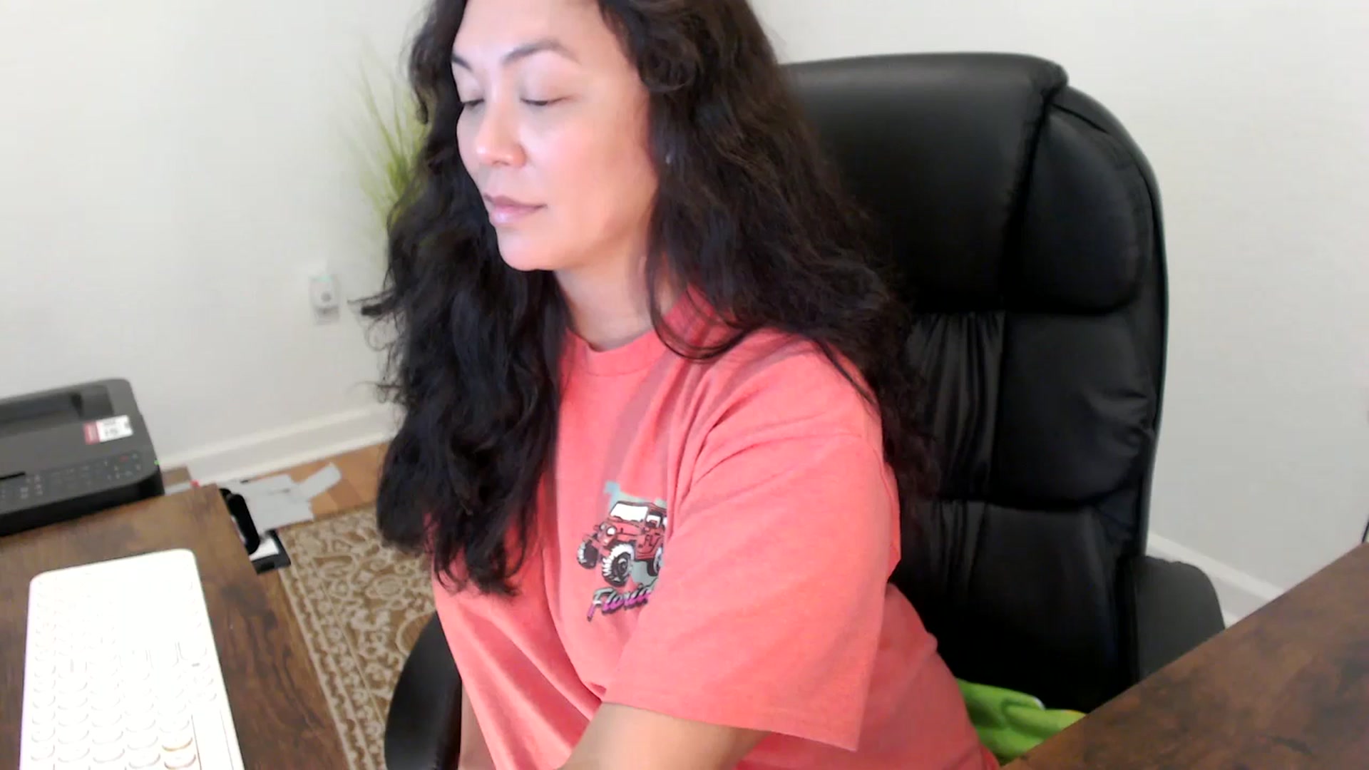 Gallery image thumbnail from MickaylaStar's myfreecams stream on, 11/25/2025, 19:35 image 17 of 20