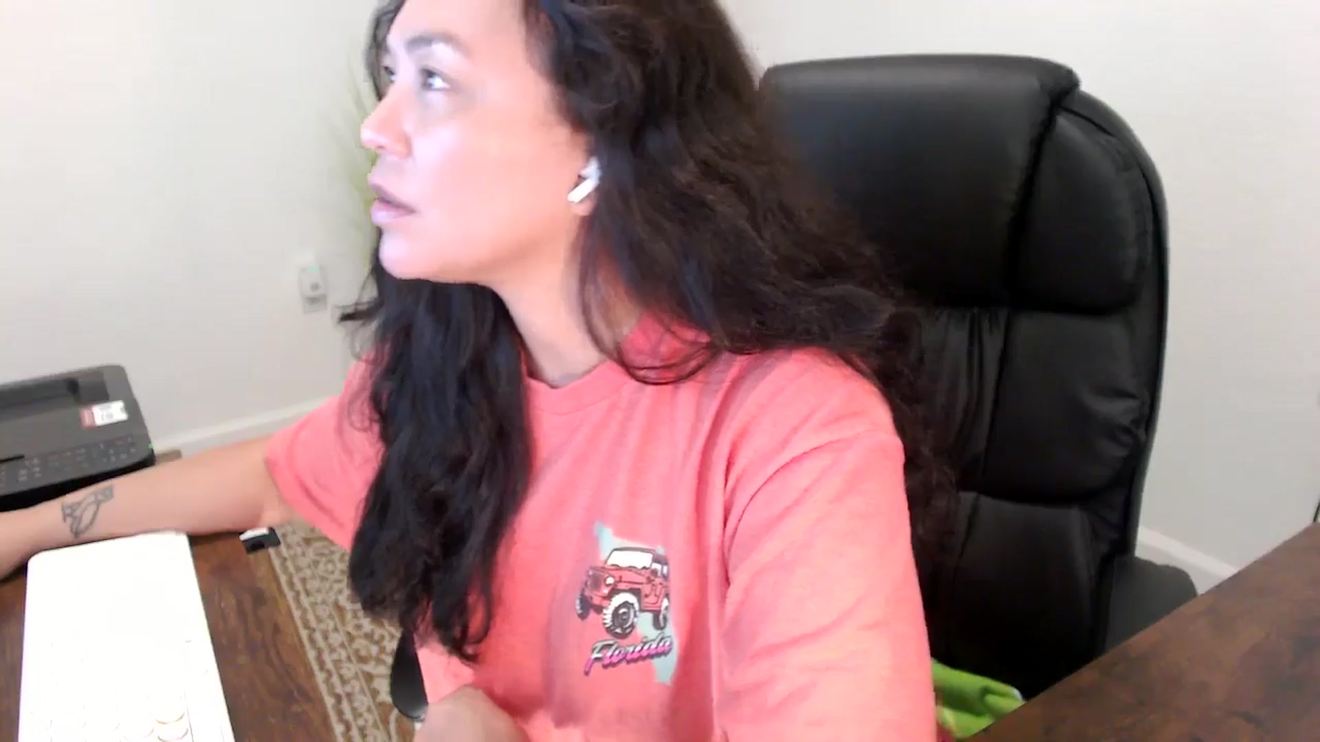 Gallery image thumbnail from MickaylaStar's myfreecams stream on, 11/25/2025, 19:35 image 14 of 20