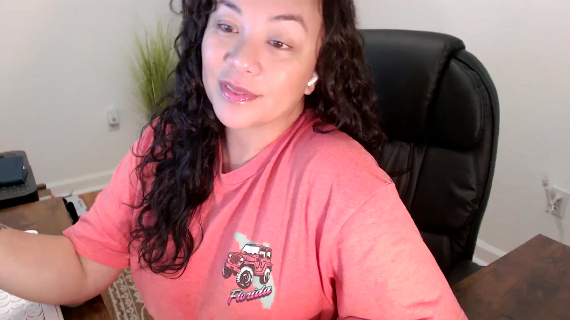 Gallery image thumbnail from MickaylaStar's myfreecams stream on, 12/02/2025, 17:24 image 8 of 20