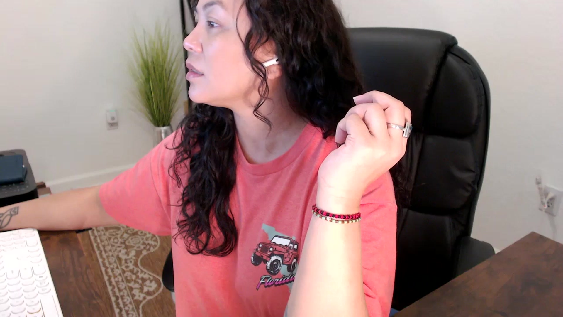 Gallery image thumbnail from MickaylaStar's myfreecams stream on, 12/02/2025, 17:24 image 2 of 20