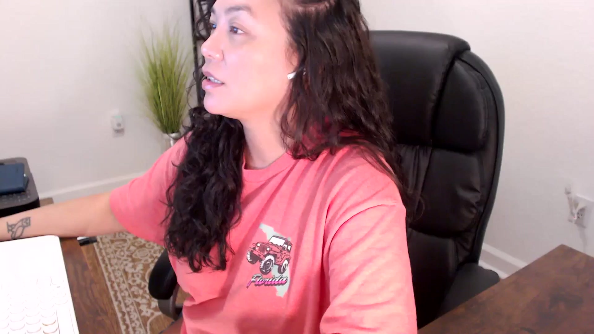 Gallery image thumbnail from MickaylaStar's myfreecams stream on, 12/02/2025, 18:53 image 1 of 20