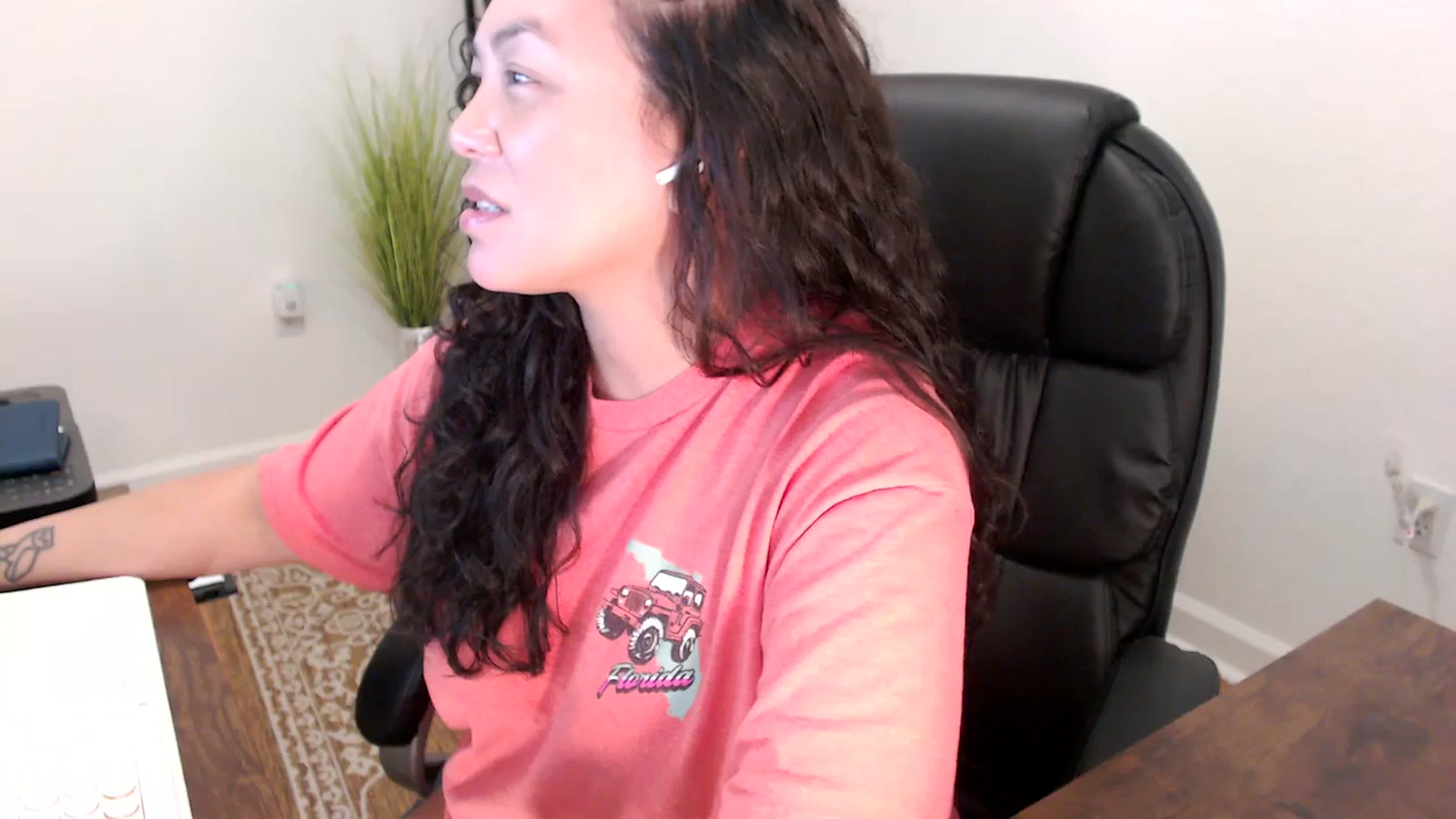 Gallery image thumbnail from MickaylaStar's myfreecams stream on, 12/02/2025, 18:53 image 5 of 20
