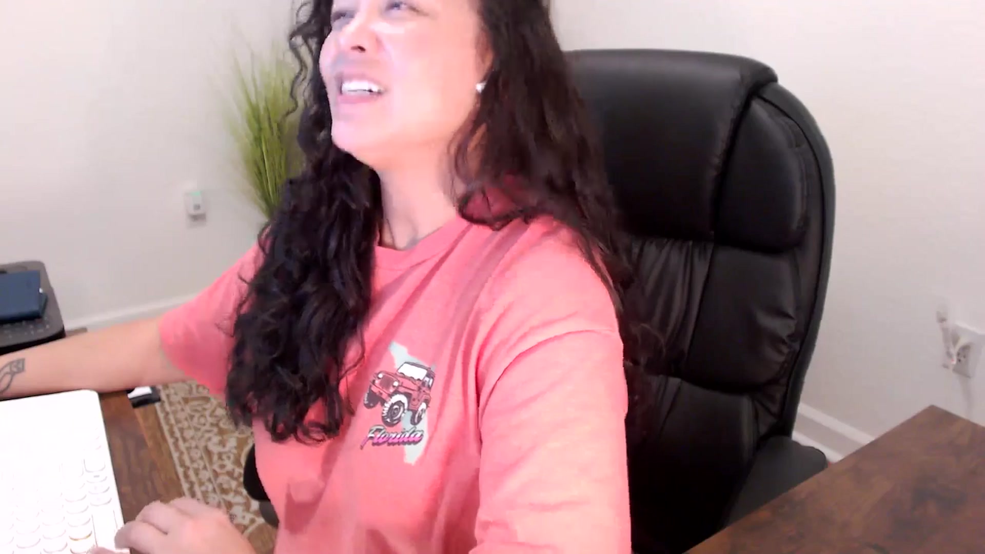 Gallery image thumbnail from MickaylaStar's myfreecams stream on, 12/02/2025, 18:53 image 3 of 20