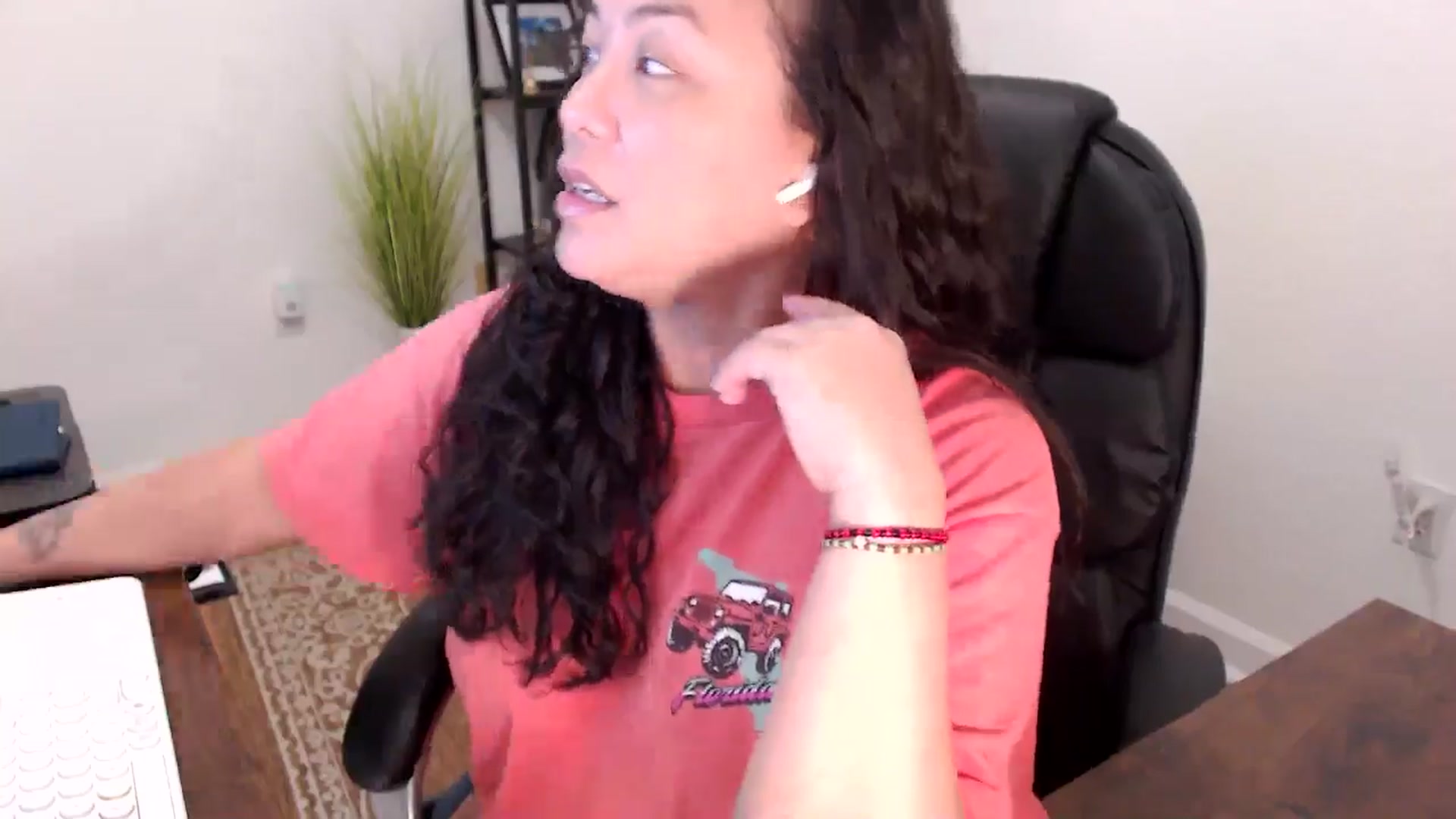 Gallery image thumbnail from MickaylaStar's myfreecams stream on, 12/02/2025, 19:55 image 6 of 20