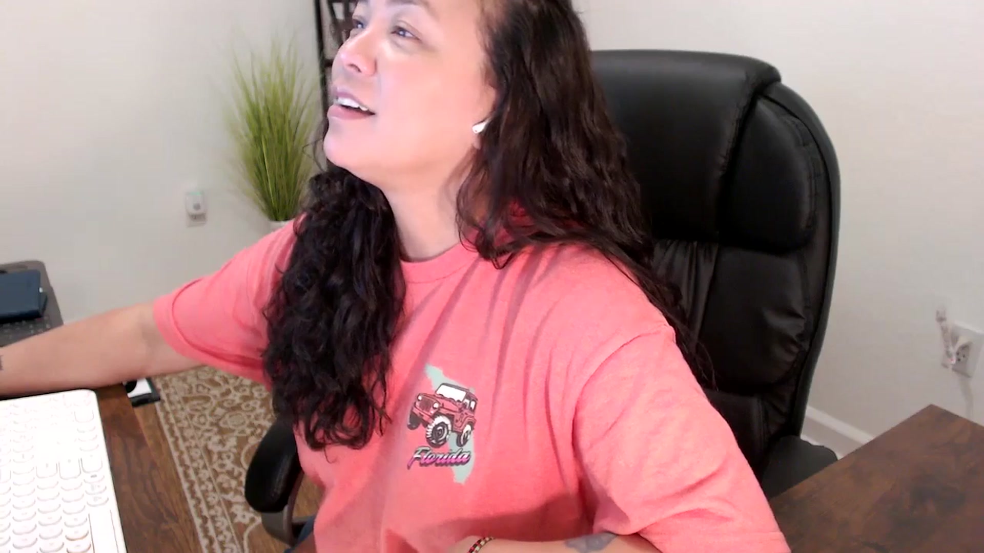 Gallery image thumbnail from MickaylaStar's myfreecams stream on, 12/02/2025, 19:55 image 4 of 20