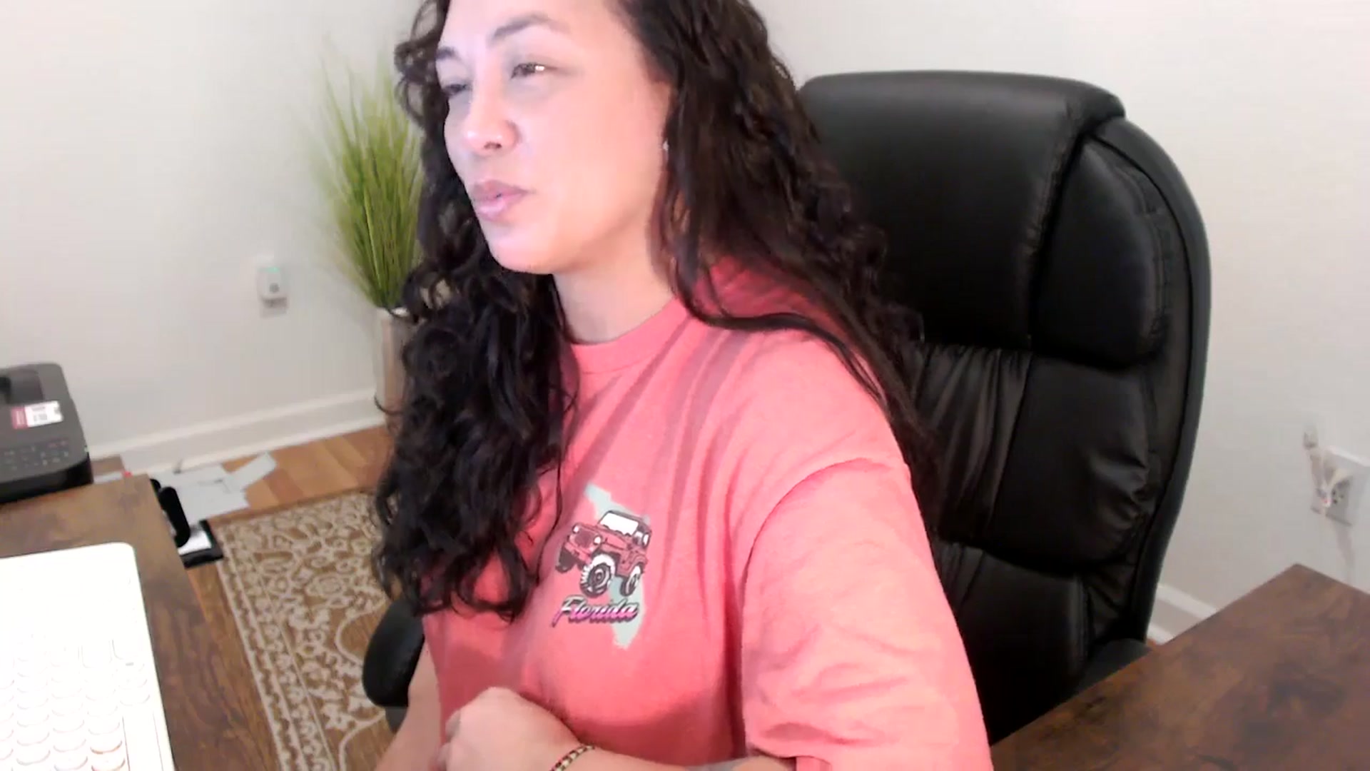 Gallery image thumbnail from MickaylaStar's myfreecams stream on, 12/02/2025, 19:55 image 17 of 20