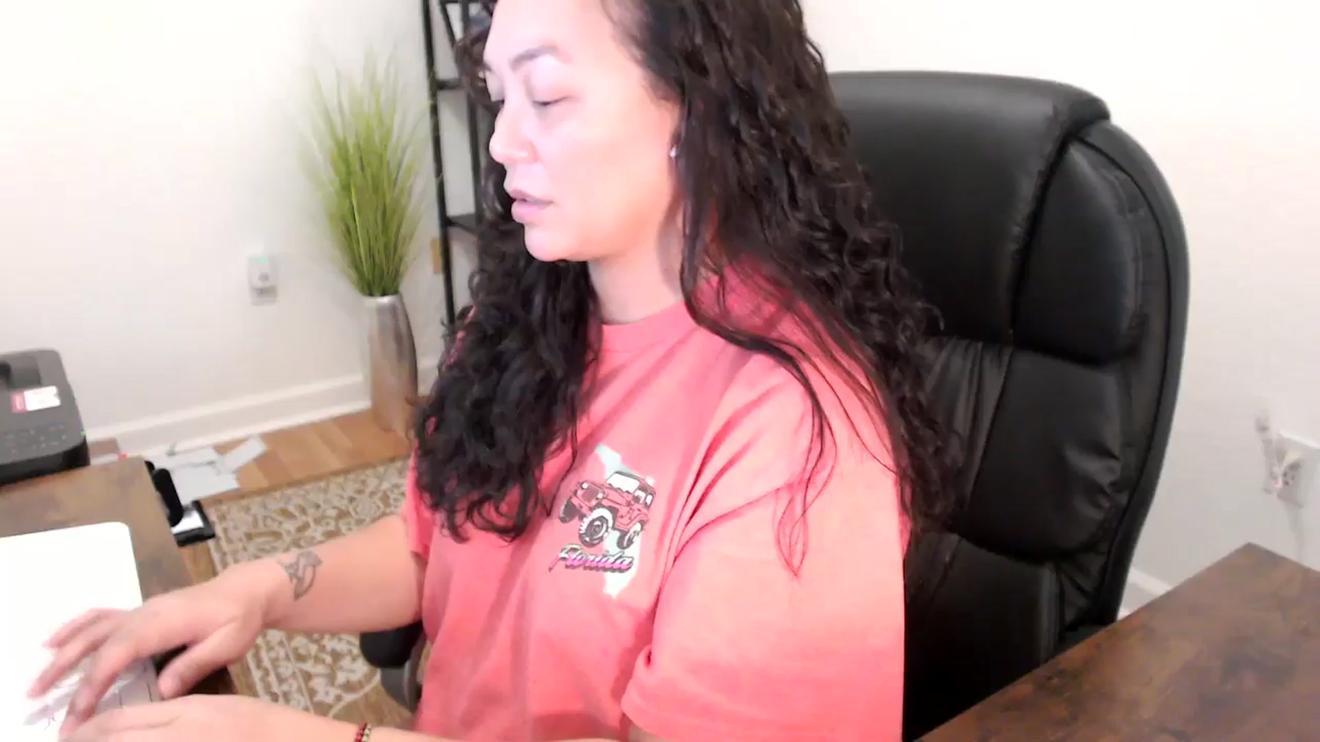 Gallery image thumbnail from MickaylaStar's myfreecams stream on, 12/02/2025, 19:55 image 14 of 20
