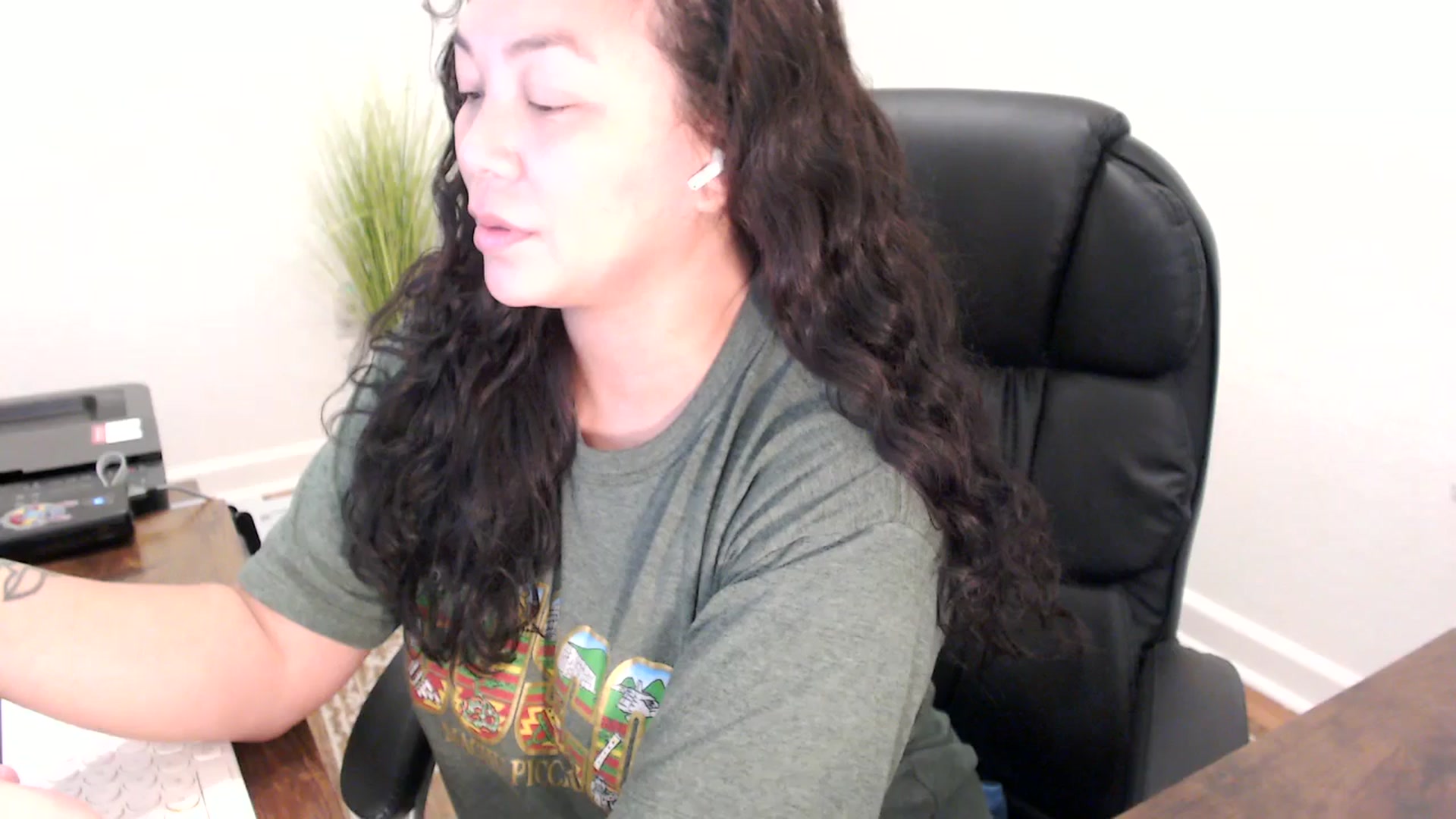 Gallery image thumbnail from MickaylaStar's myfreecams stream on, 12/03/2025, 17:10 image 1 of 20