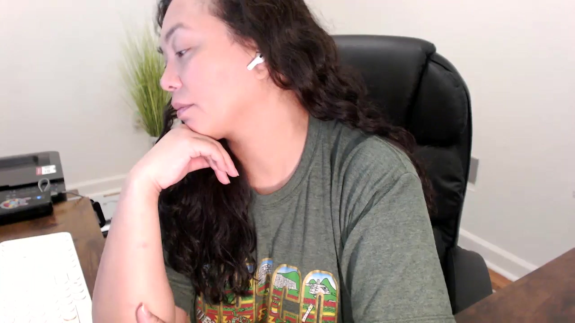 Gallery image thumbnail from MickaylaStar's myfreecams stream on, 12/03/2025, 17:10 image 4 of 20