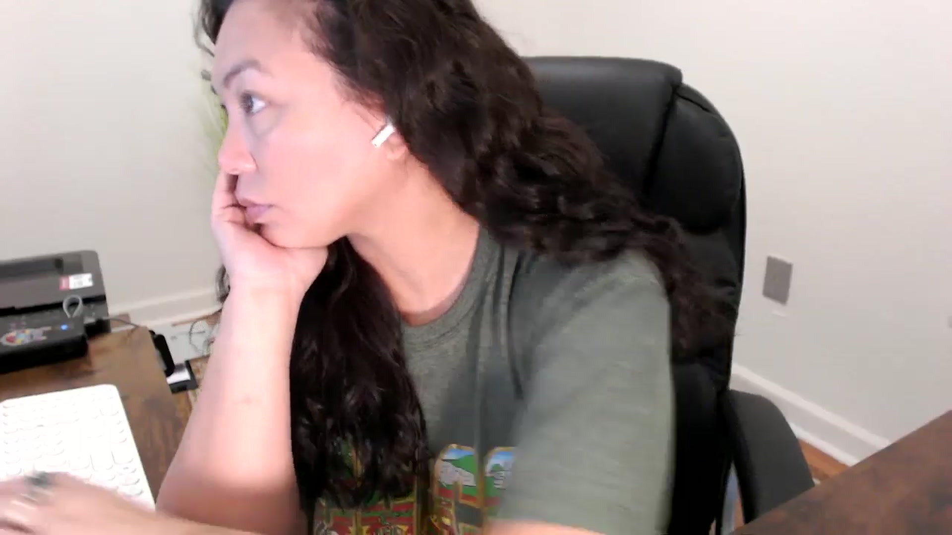 Gallery image thumbnail from MickaylaStar's myfreecams stream on, 12/03/2025, 17:10 image 3 of 20