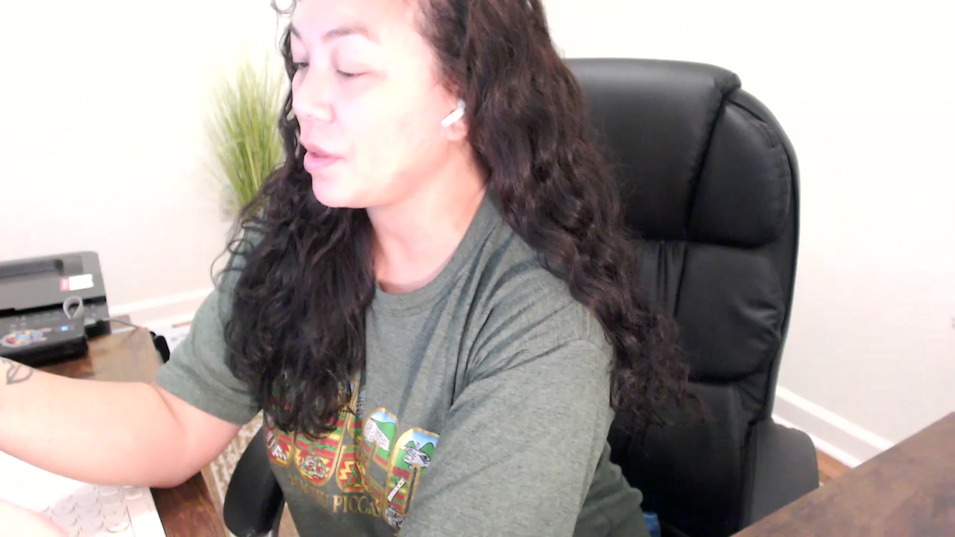Gallery image thumbnail from MickaylaStar's myfreecams stream on, 12/03/2025, 17:10 image 2 of 20