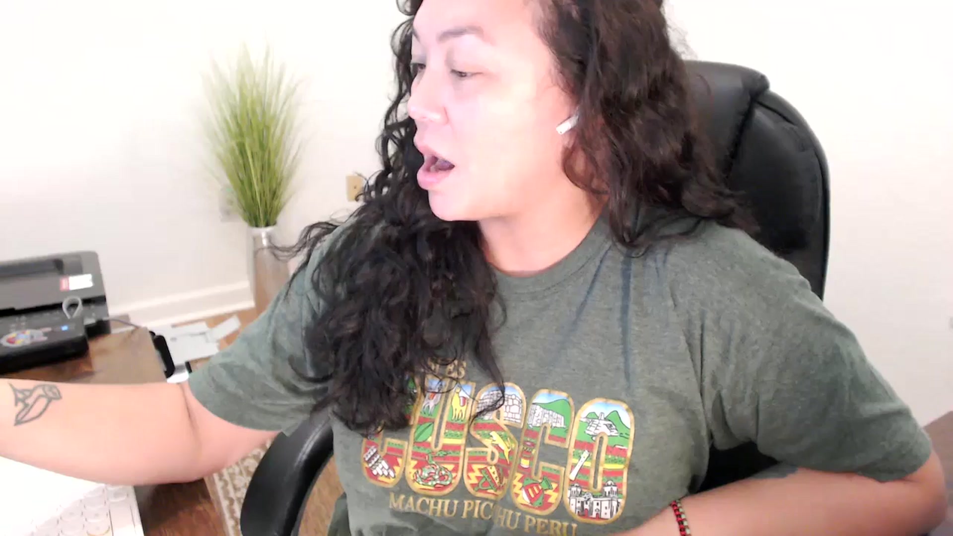 Gallery image thumbnail from MickaylaStar's myfreecams stream on, 12/03/2025, 17:46 image 19 of 20
