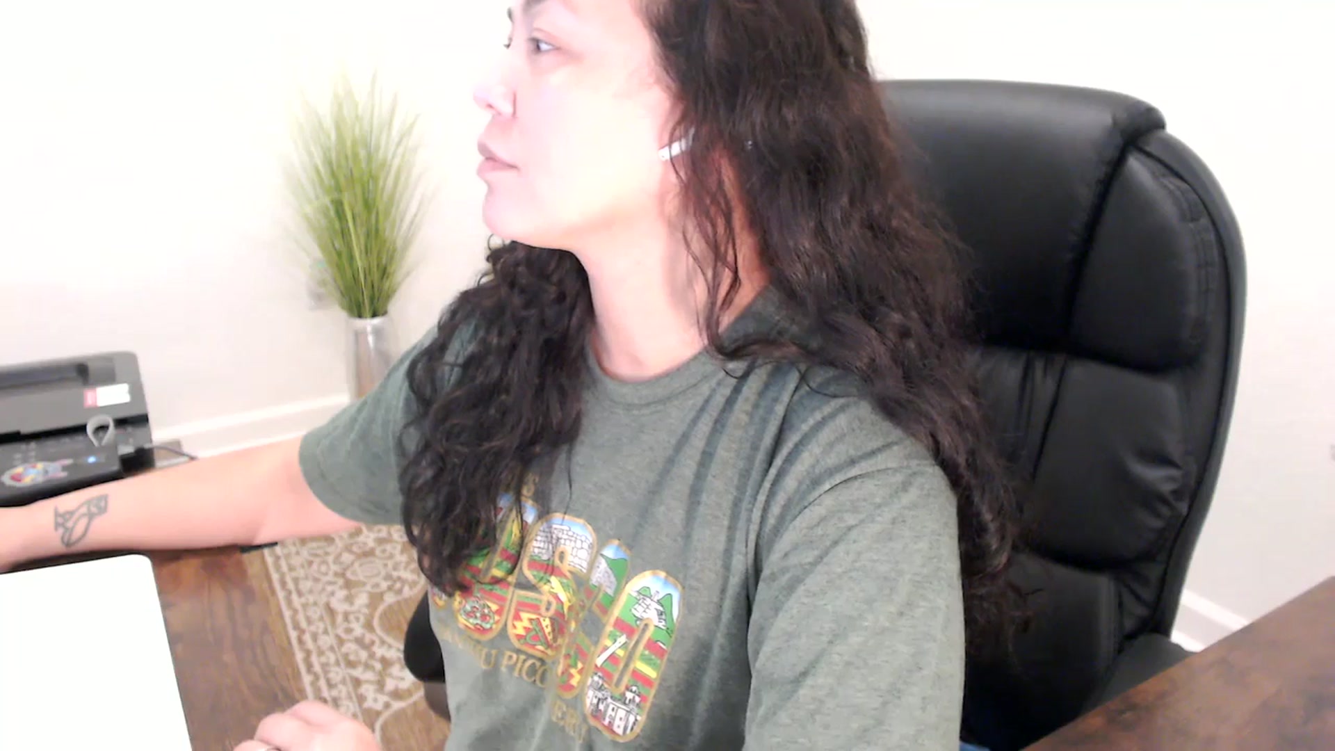 Gallery image thumbnail from MickaylaStar's myfreecams stream on, 12/03/2025, 18:45 image 11 of 20