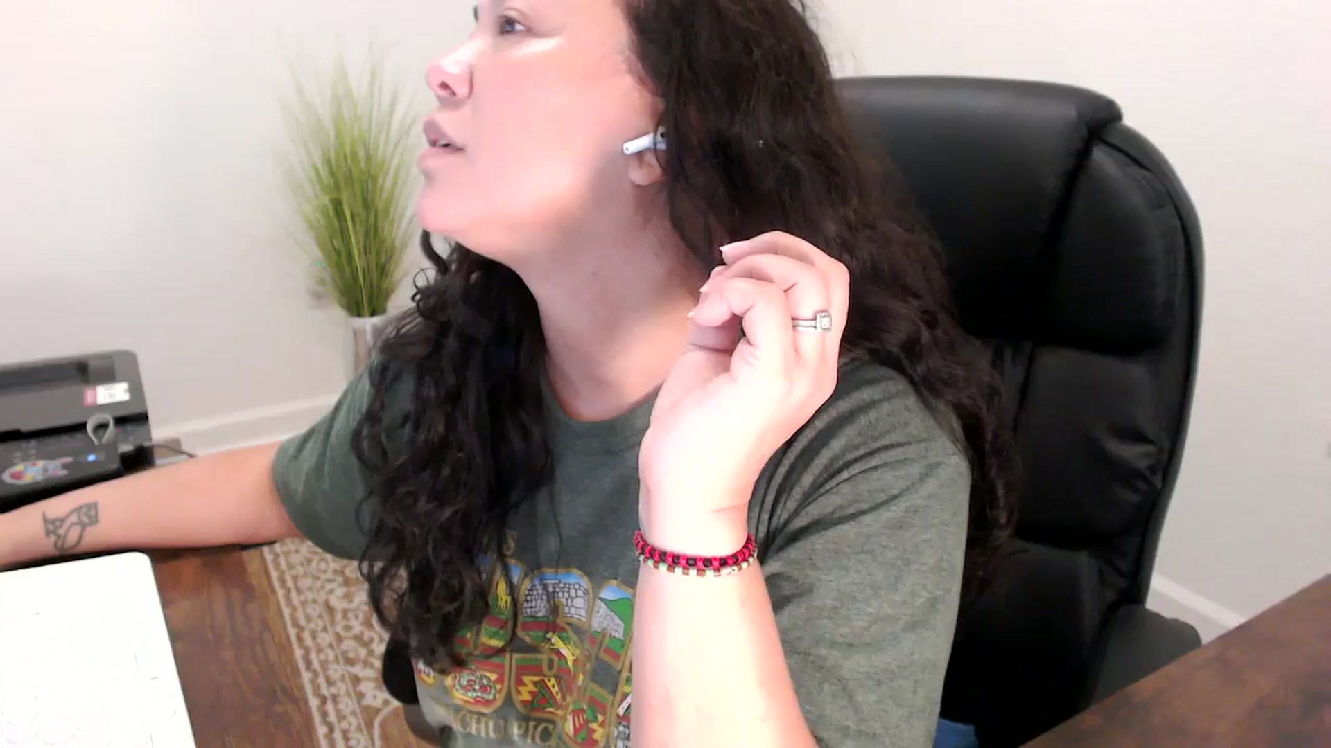 Gallery image thumbnail from MickaylaStar's myfreecams stream on, 12/03/2025, 18:45 image 16 of 20