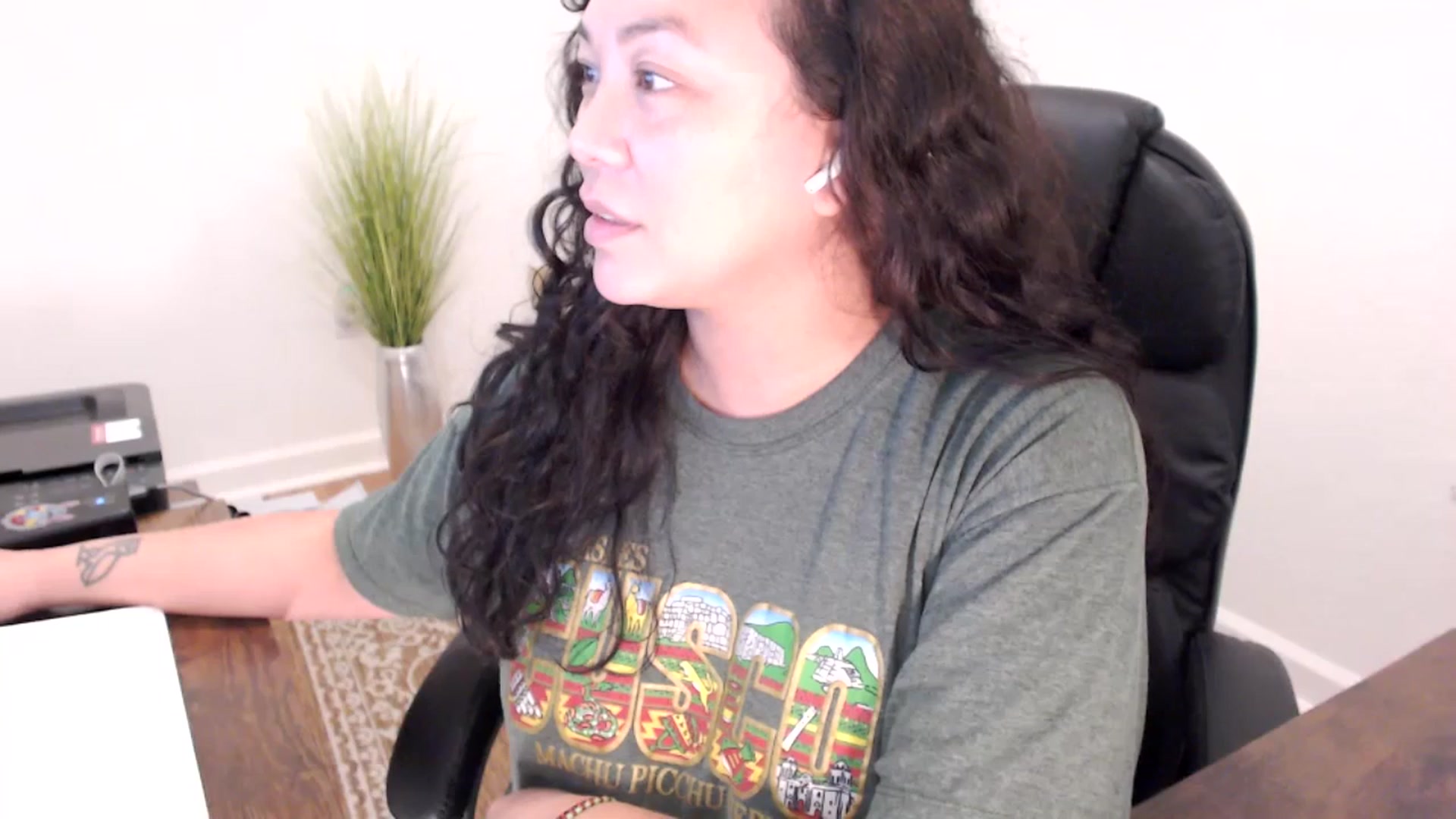 Gallery image thumbnail from MickaylaStar's myfreecams stream on, 12/03/2025, 18:45 image 6 of 20