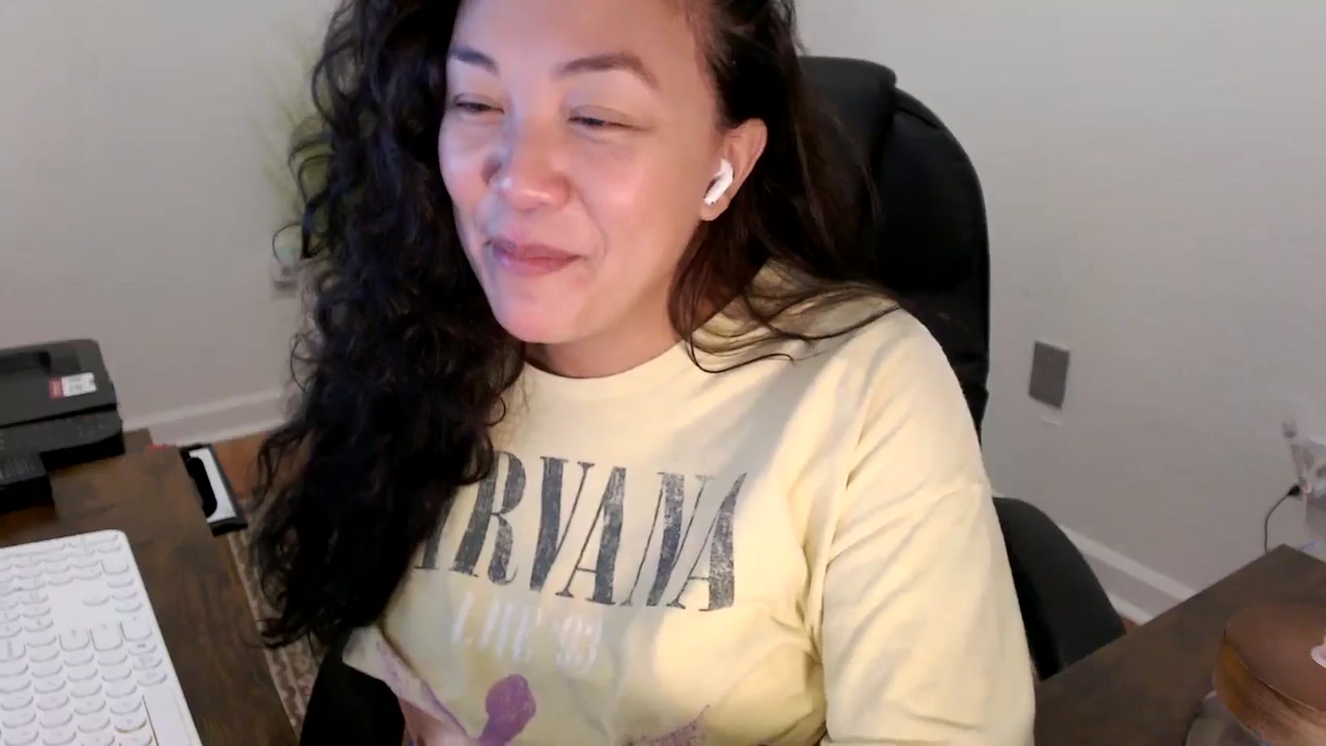 Gallery image thumbnail from MickaylaStar's myfreecams stream on, 12/05/2025, 17:45 image 15 of 20