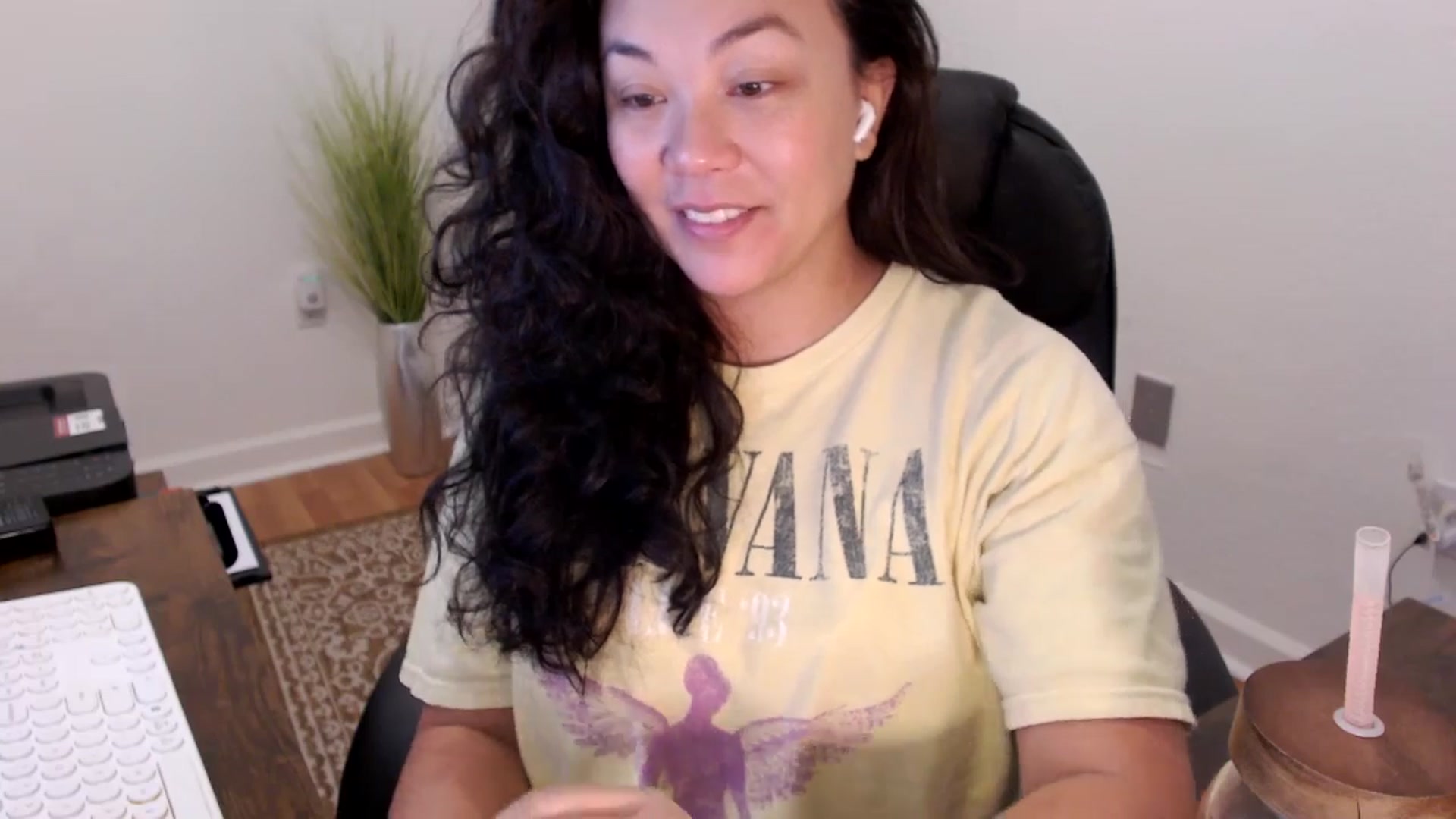 Gallery image thumbnail from MickaylaStar's myfreecams stream on, 12/05/2025, 17:45 image 6 of 20