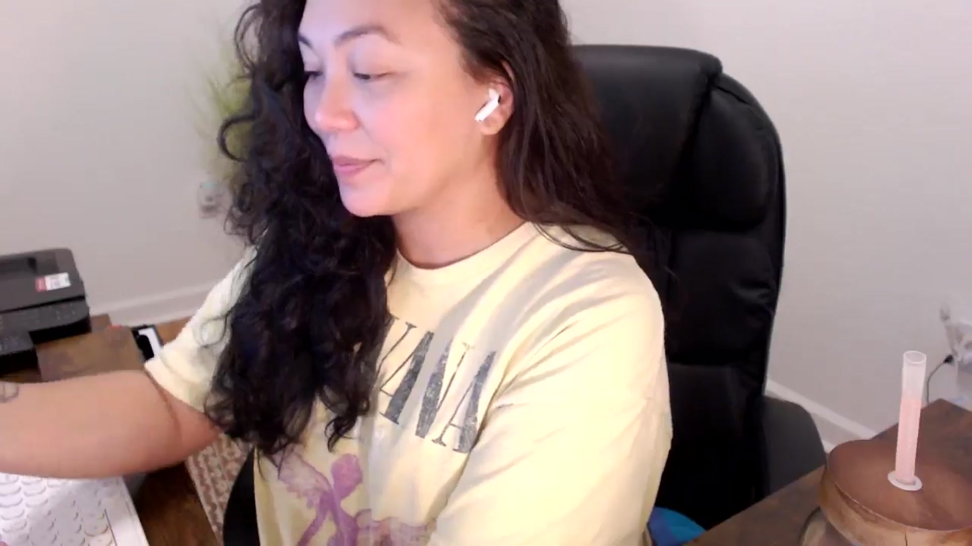 Gallery image thumbnail from MickaylaStar's myfreecams stream on, 12/05/2025, 17:45 image 4 of 20