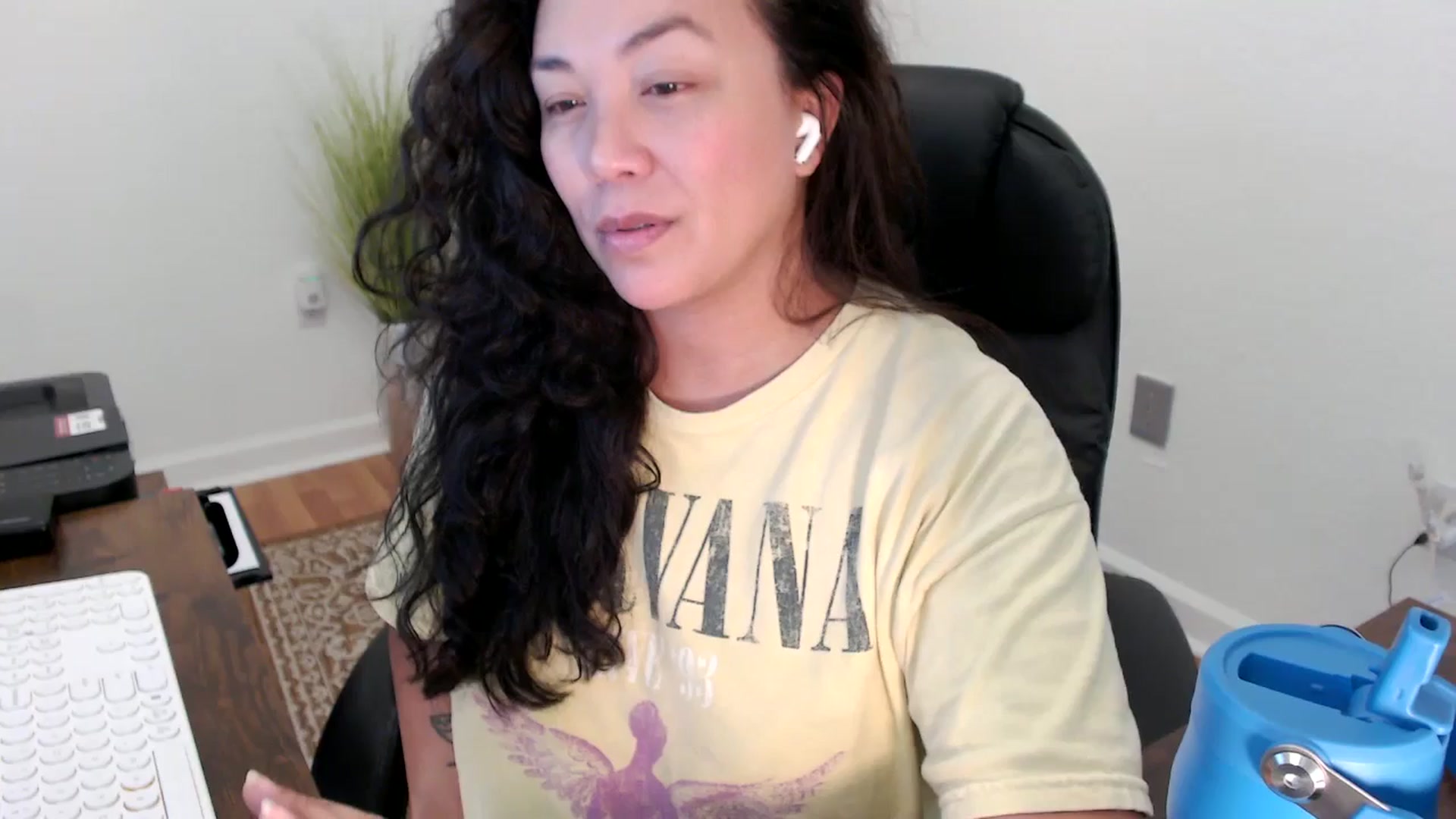 Gallery image thumbnail from MickaylaStar's myfreecams stream on, 12/05/2025, 21:10 image 1 of 20