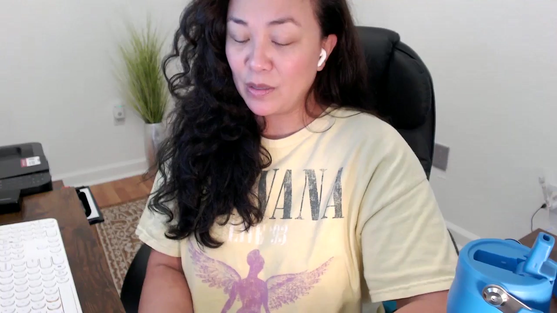 Gallery image thumbnail from MickaylaStar's myfreecams stream on, 12/05/2025, 21:10 image 5 of 20