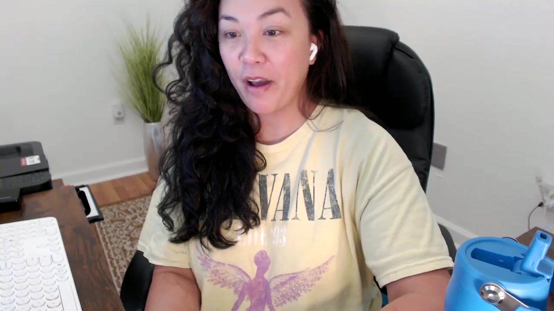 Gallery image thumbnail from MickaylaStar's myfreecams stream on, 12/05/2025, 21:10 image 2 of 20