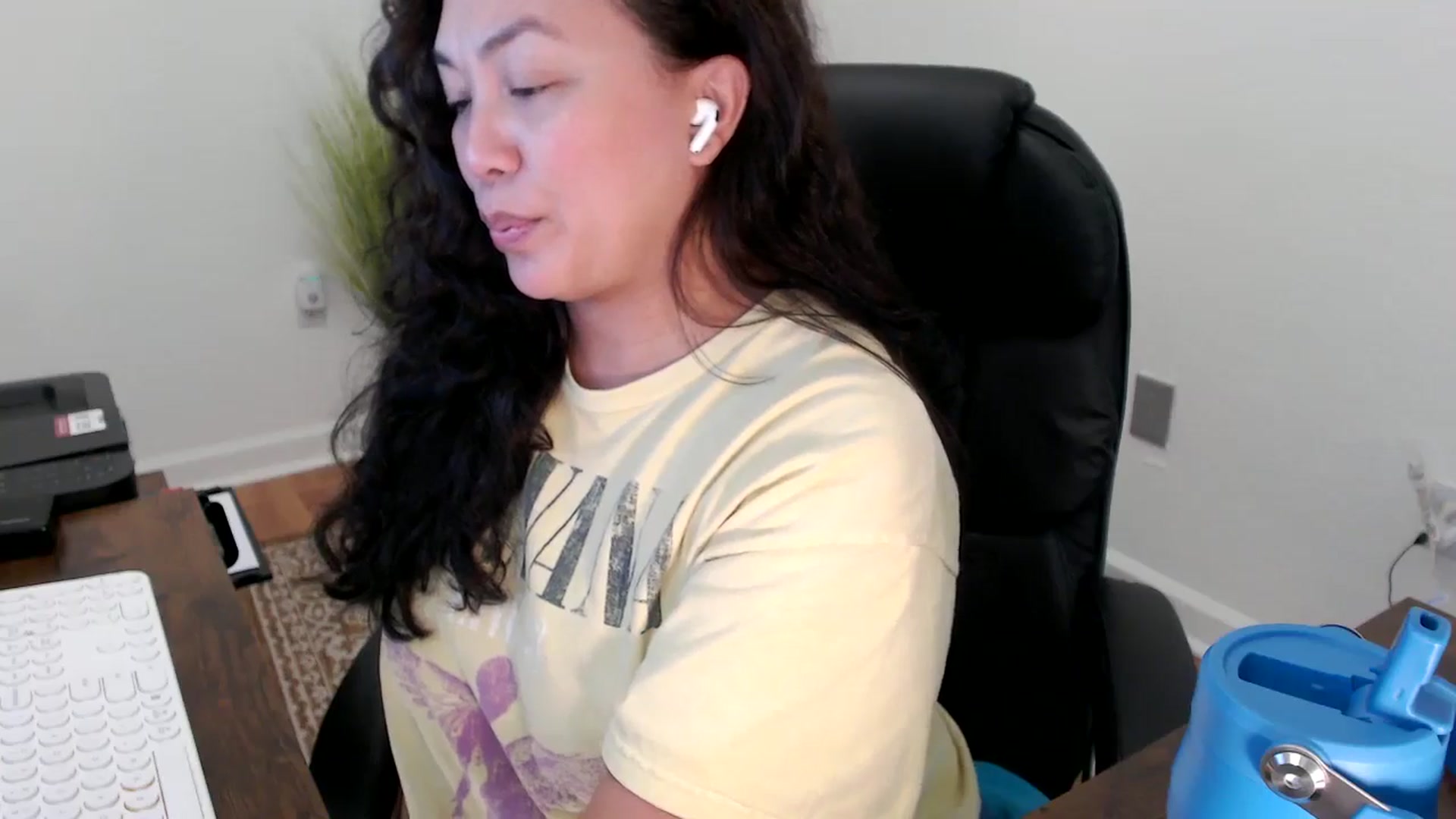 Gallery image thumbnail from MickaylaStar's myfreecams stream on, 12/05/2025, 21:10 image 4 of 20