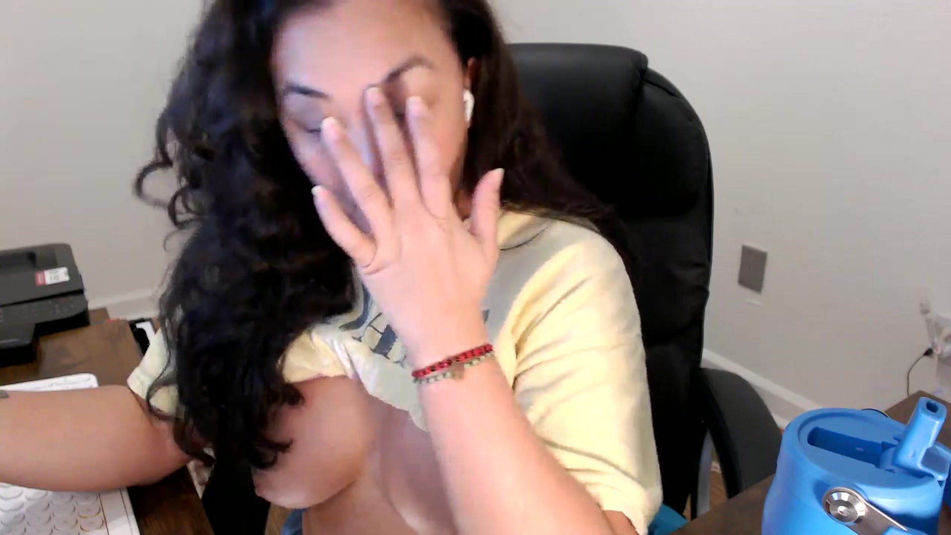 Gallery image thumbnail from MickaylaStar's myfreecams stream on, 12/05/2025, 21:10 image 9 of 20