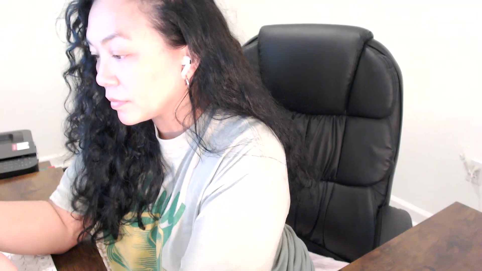 Gallery image thumbnail from MickaylaStar's myfreecams stream on, 12/19/2025, 19:42 image 12 of 20