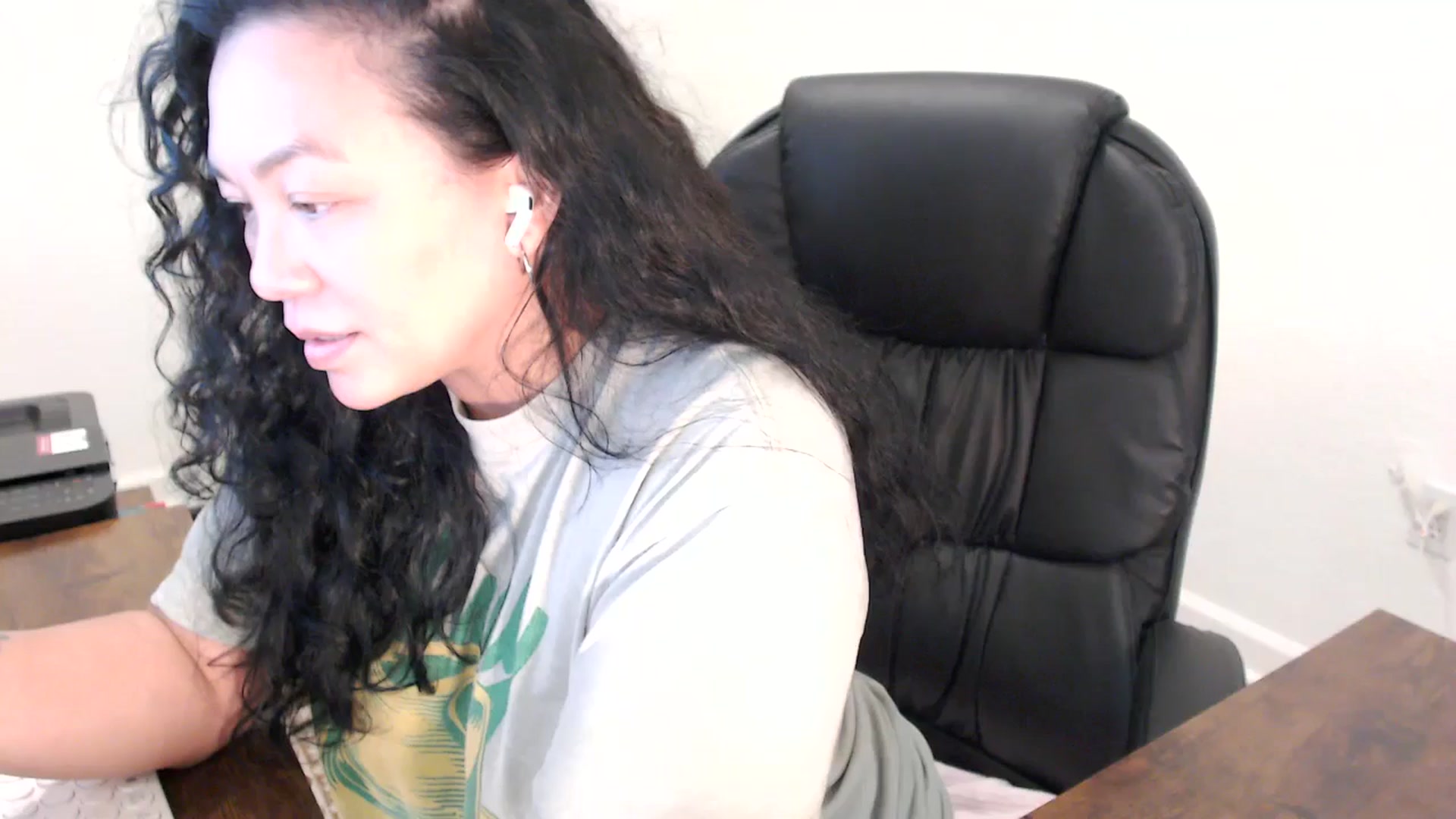 Gallery image thumbnail from MickaylaStar's myfreecams stream on, 12/19/2025, 19:42 image 11 of 20