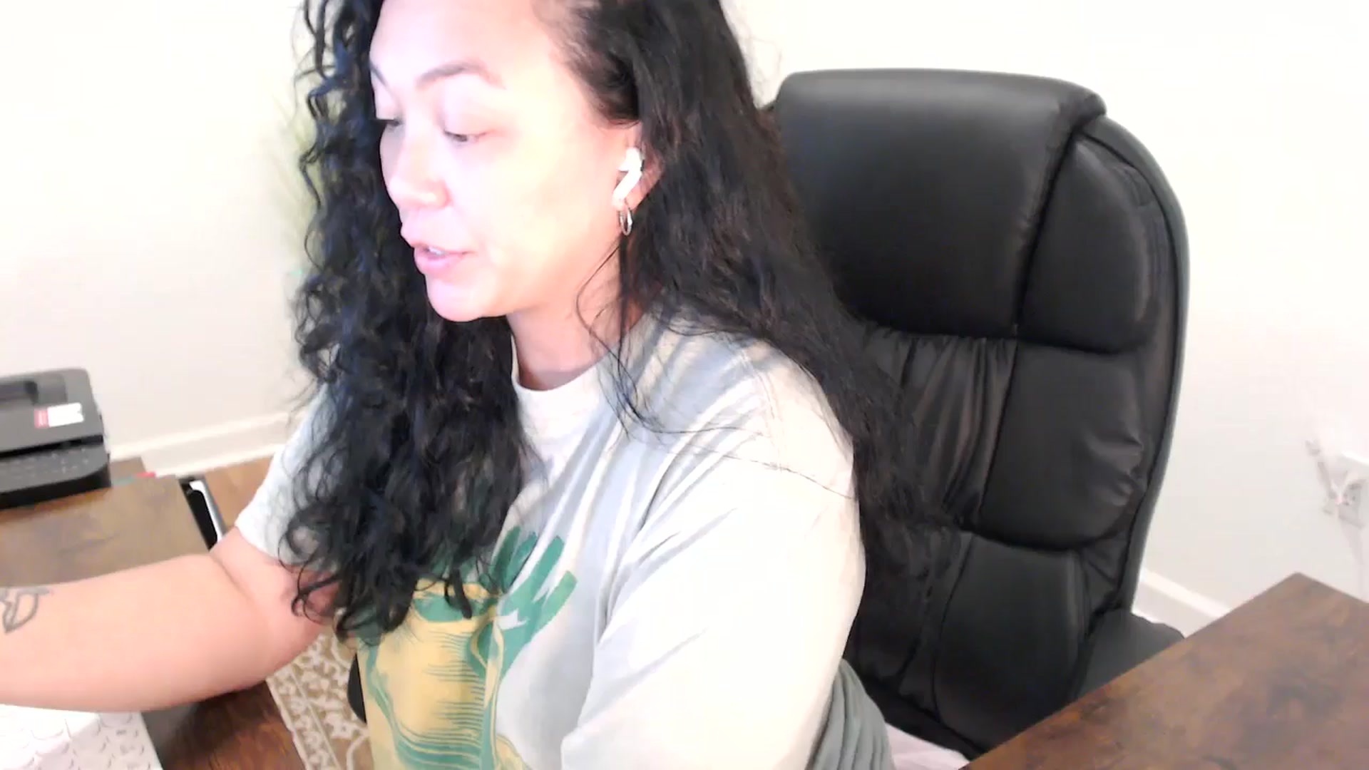 Gallery image thumbnail from MickaylaStar's myfreecams stream on, 12/19/2025, 19:42 image 14 of 20