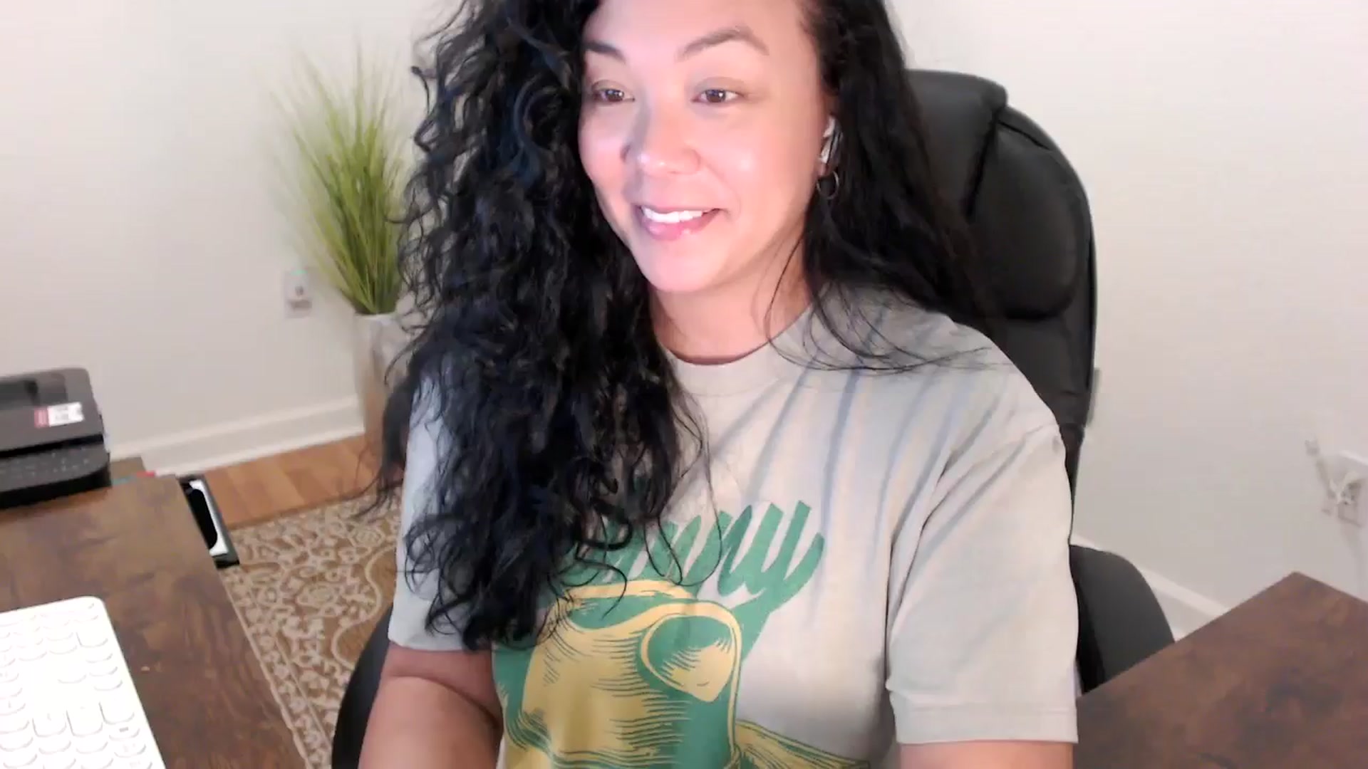 Gallery image thumbnail from MickaylaStar's myfreecams stream on, 12/19/2025, 19:42 image 1 of 20