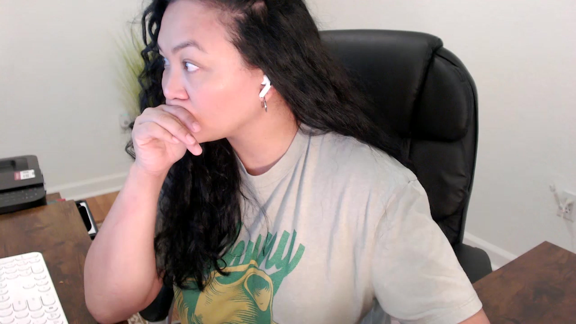Gallery image thumbnail from MickaylaStar's myfreecams stream on, 12/19/2025, 19:42 image 19 of 20