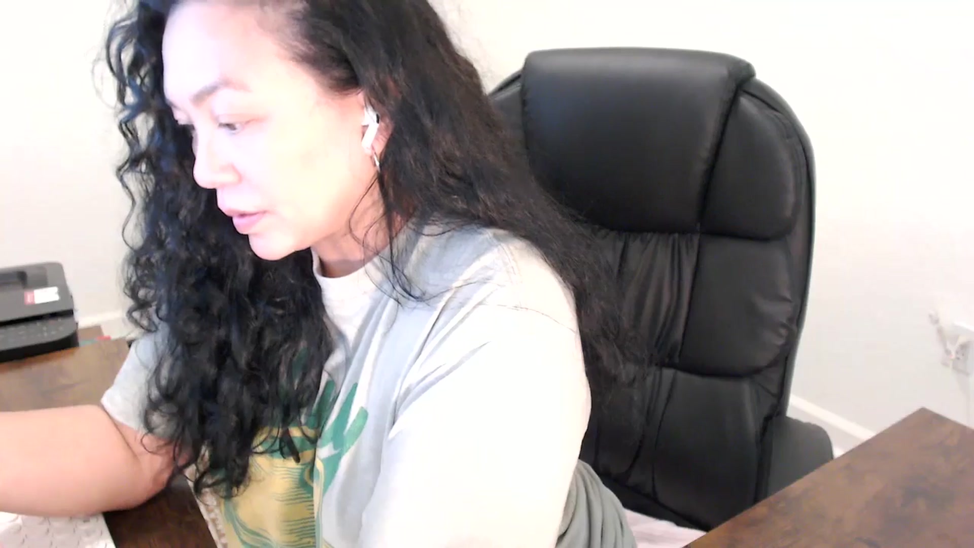 Gallery image thumbnail from MickaylaStar's myfreecams stream on, 12/19/2025, 19:42 image 13 of 20