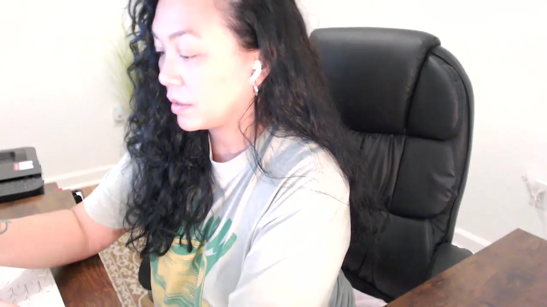 Gallery image thumbnail from MickaylaStar's myfreecams stream on, 12/19/2025, 19:42 image 15 of 20