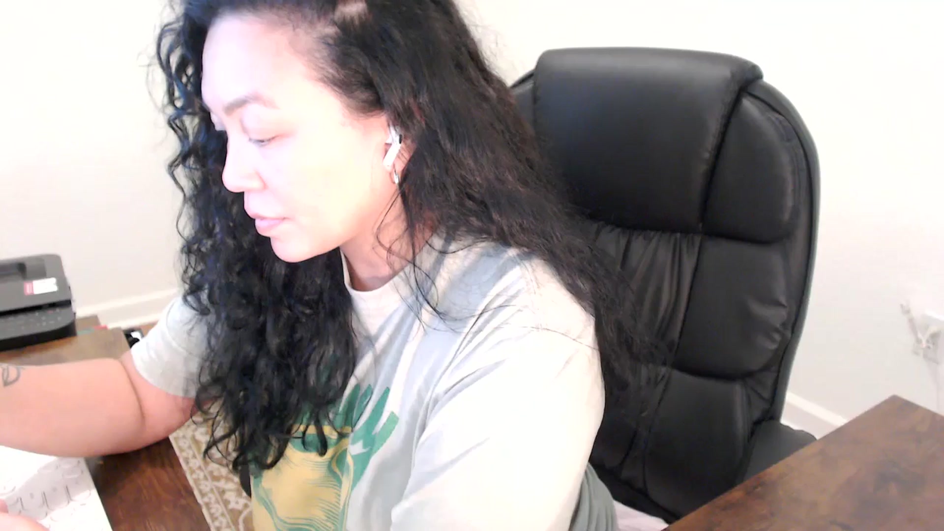 Gallery image thumbnail from MickaylaStar's myfreecams stream on, 12/19/2025, 19:42 image 16 of 20