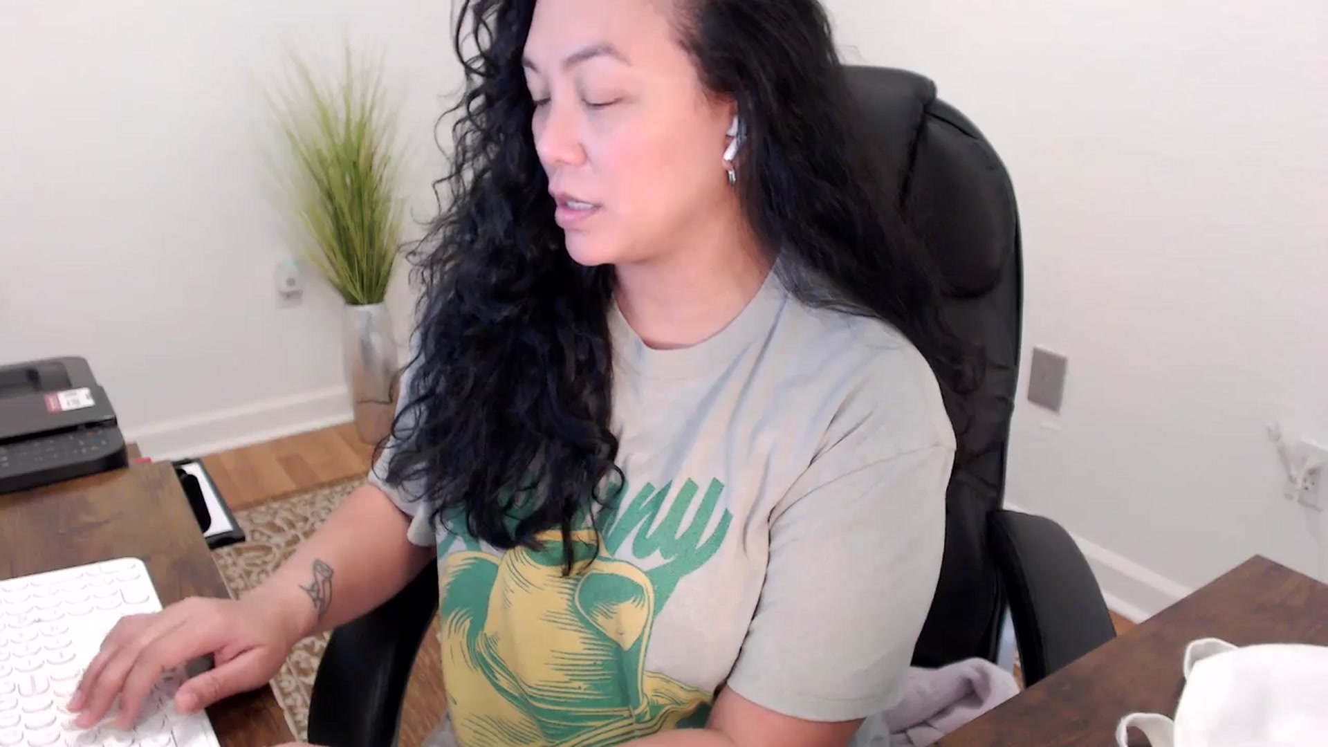Gallery image thumbnail from MickaylaStar's myfreecams stream on, 12/19/2025, 21:11 image 3 of 20