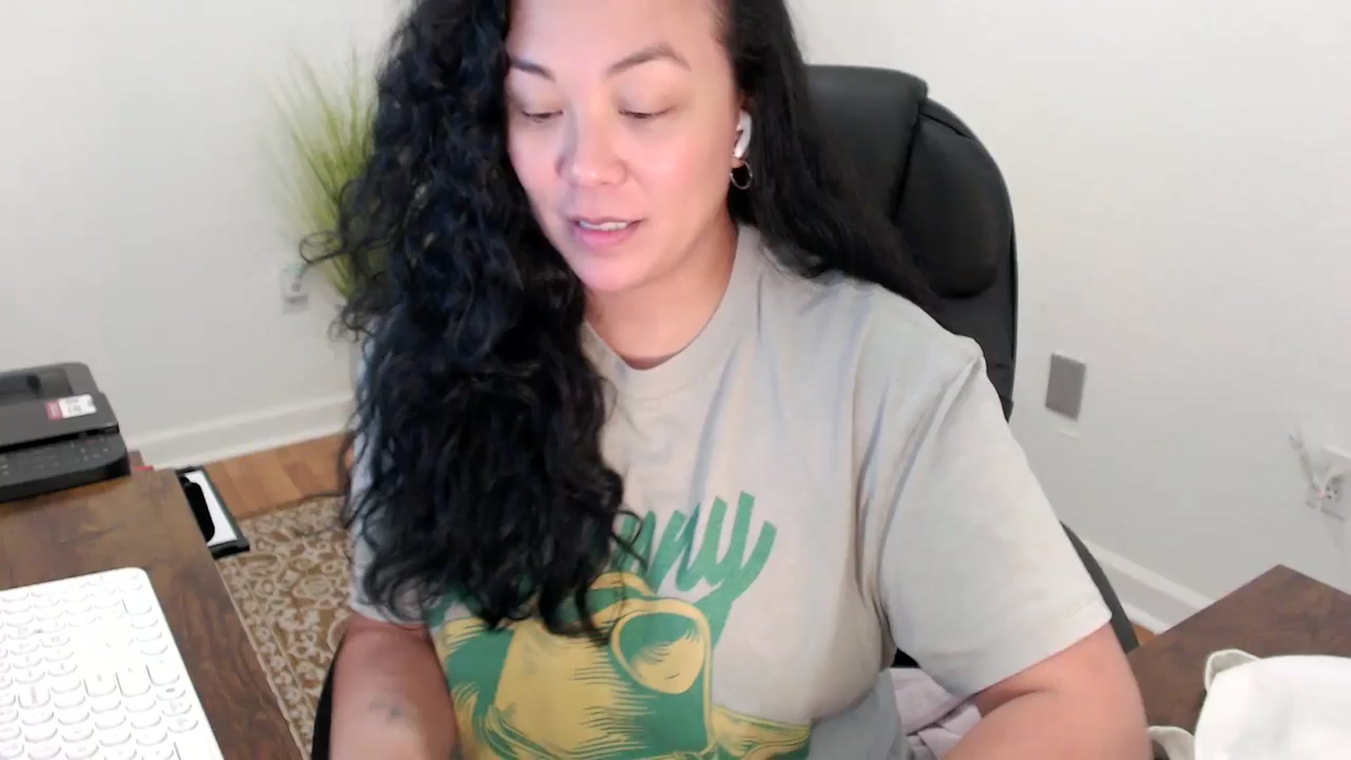 Gallery image thumbnail from MickaylaStar's myfreecams stream on, 12/19/2025, 21:11 image 1 of 20