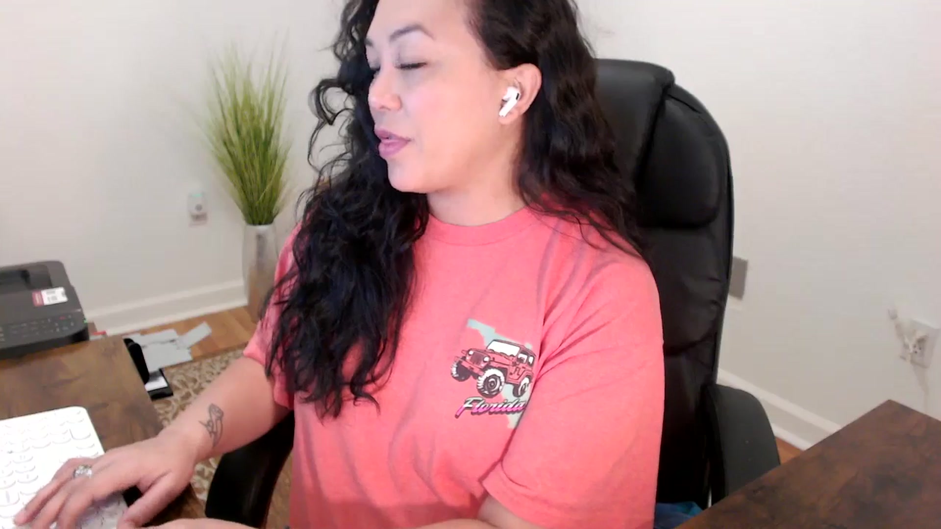Gallery image thumbnail from MickaylaStar's myfreecams stream on, 01/20/2026, 16:31 image 5 of 20