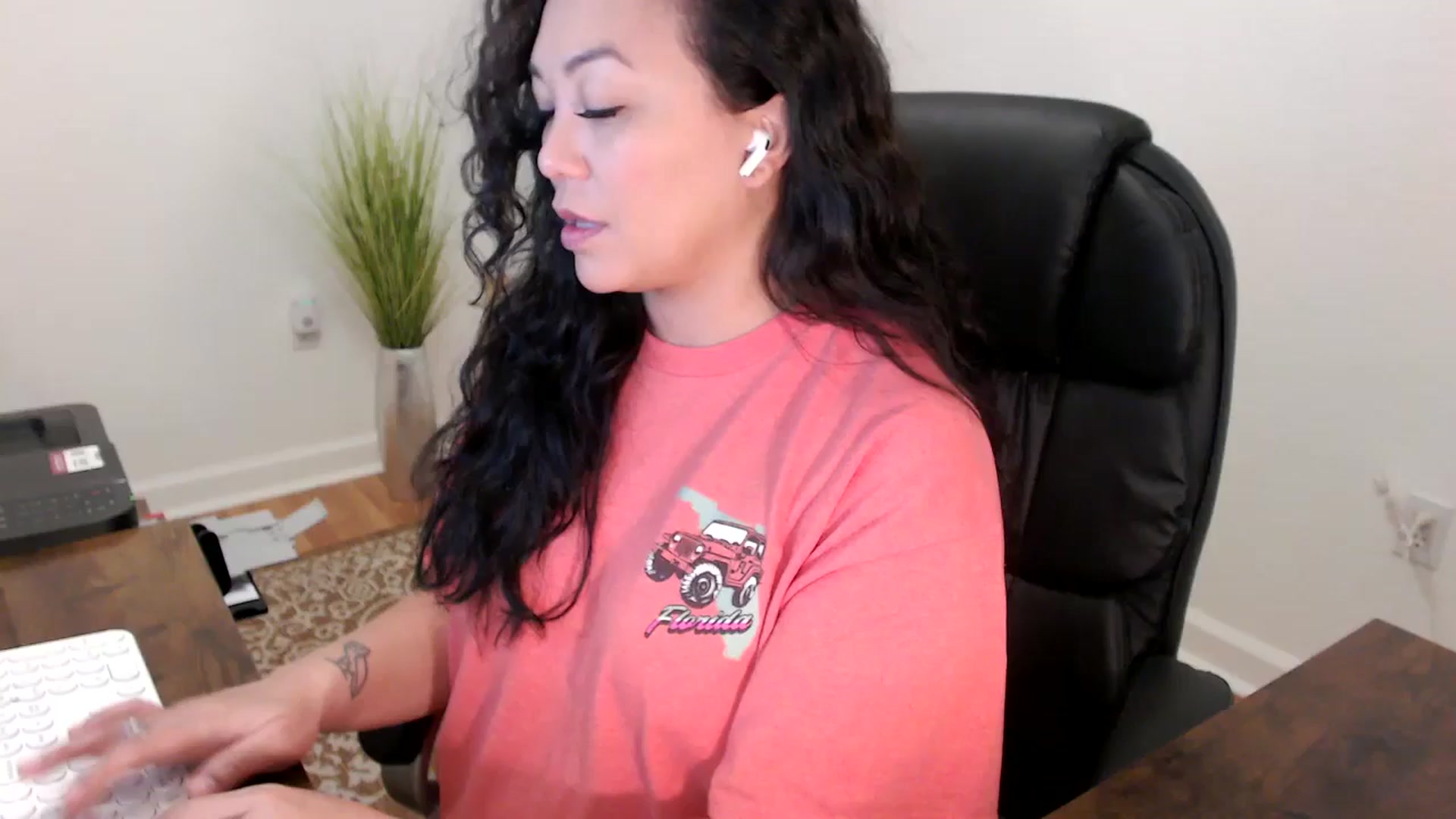Gallery image thumbnail from MickaylaStar's myfreecams stream on, 01/20/2026, 16:31 image 17 of 20