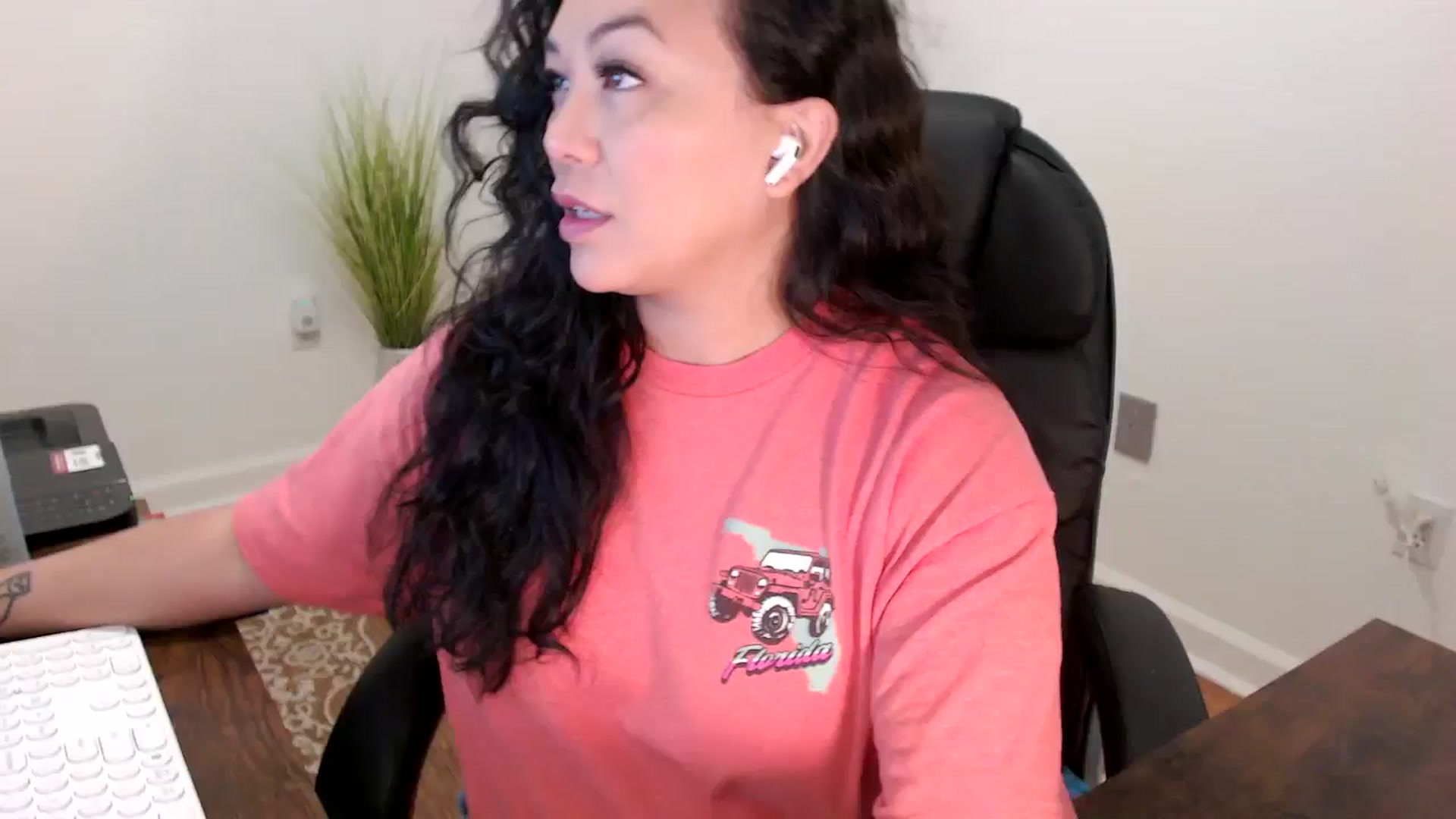 Gallery image thumbnail from MickaylaStar's myfreecams stream on, 01/20/2026, 16:31 image 1 of 20