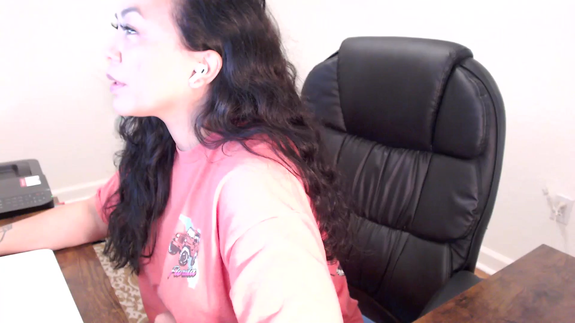 Gallery image thumbnail from MickaylaStar's myfreecams stream on, 01/20/2026, 16:31 image 7 of 20