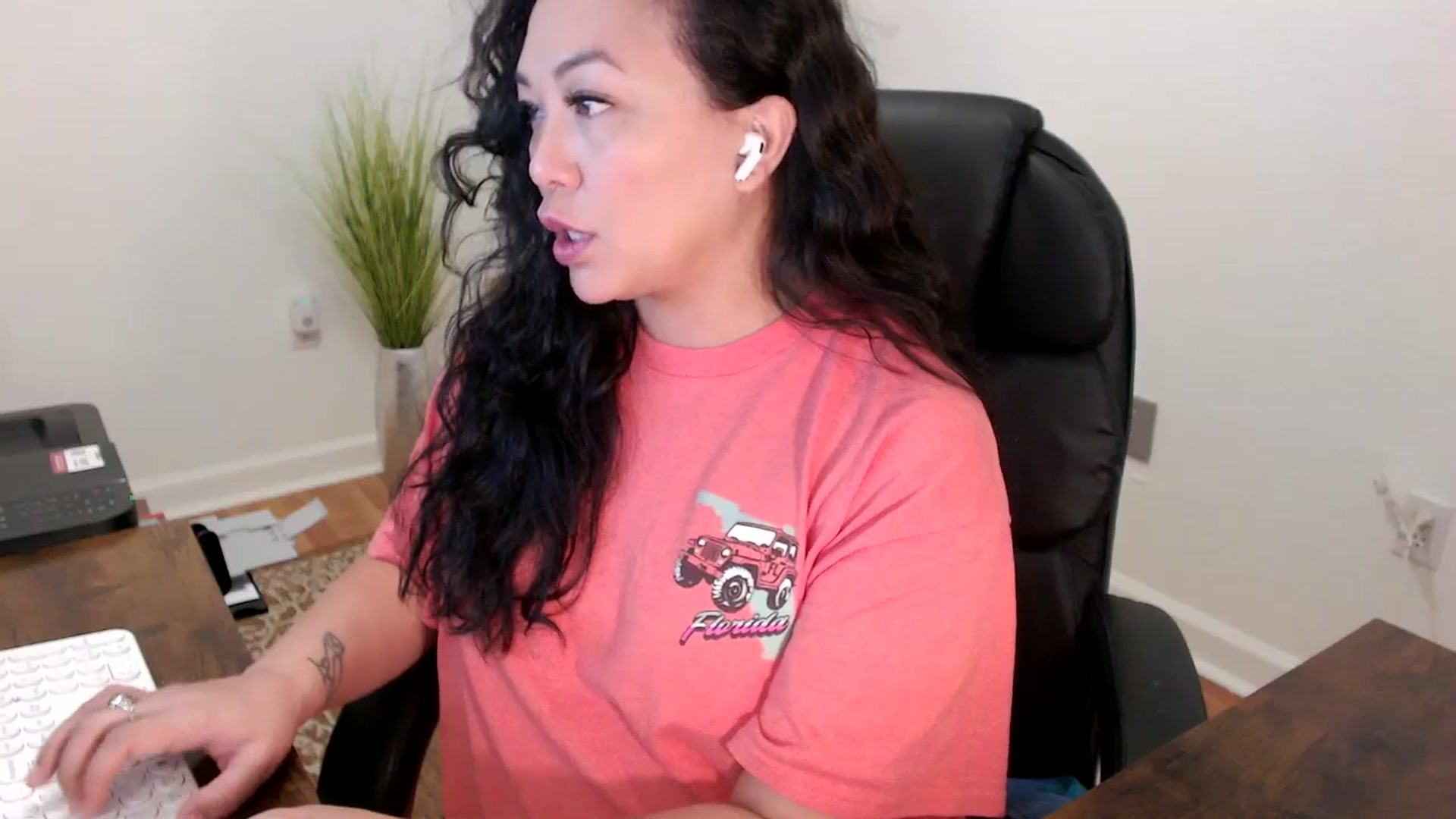 Gallery image thumbnail from MickaylaStar's myfreecams stream on, 01/20/2026, 16:31 image 4 of 20