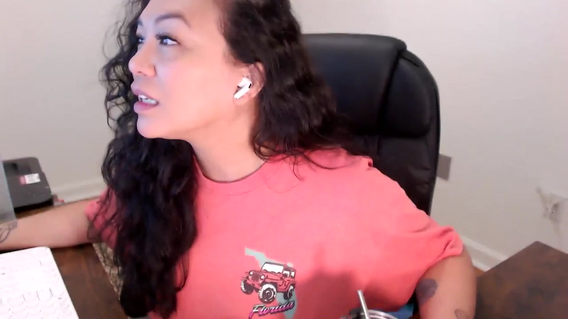 Gallery image thumbnail from MickaylaStar's myfreecams stream on, 01/20/2026, 17:10 image 11 of 20