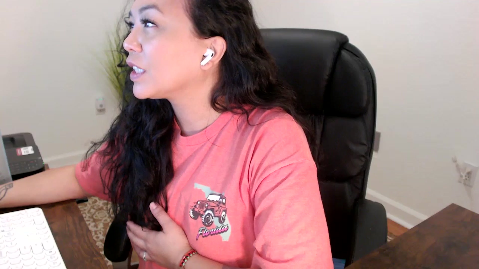 Gallery image thumbnail from MickaylaStar's myfreecams stream on, 01/20/2026, 17:10 image 14 of 20